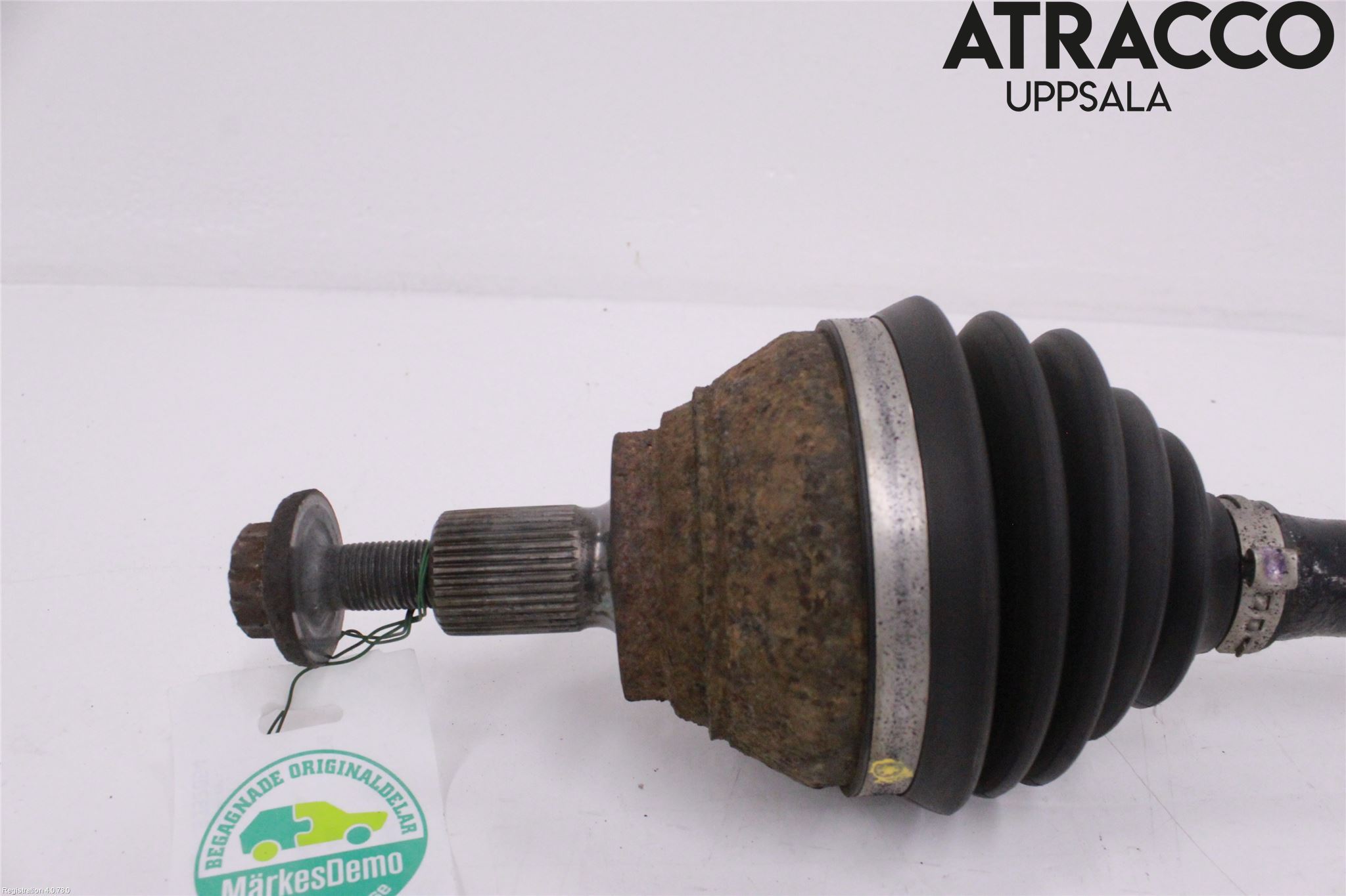 Volkswagen VW PASSAT 11-14 Drivaxel Fram Höger