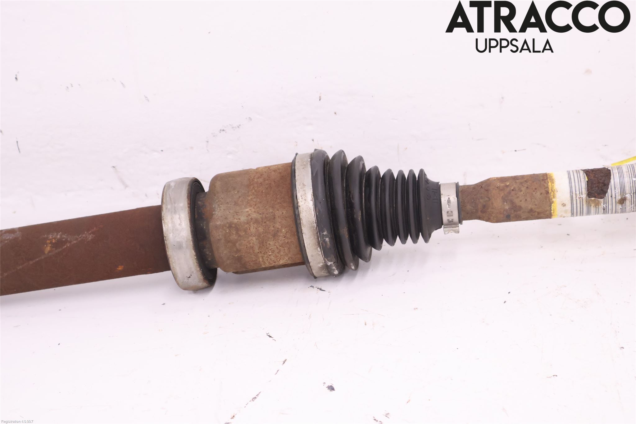 Ford TRANSIT/TOURNEO COURIER 13-23 Drivaxel Fram Höger