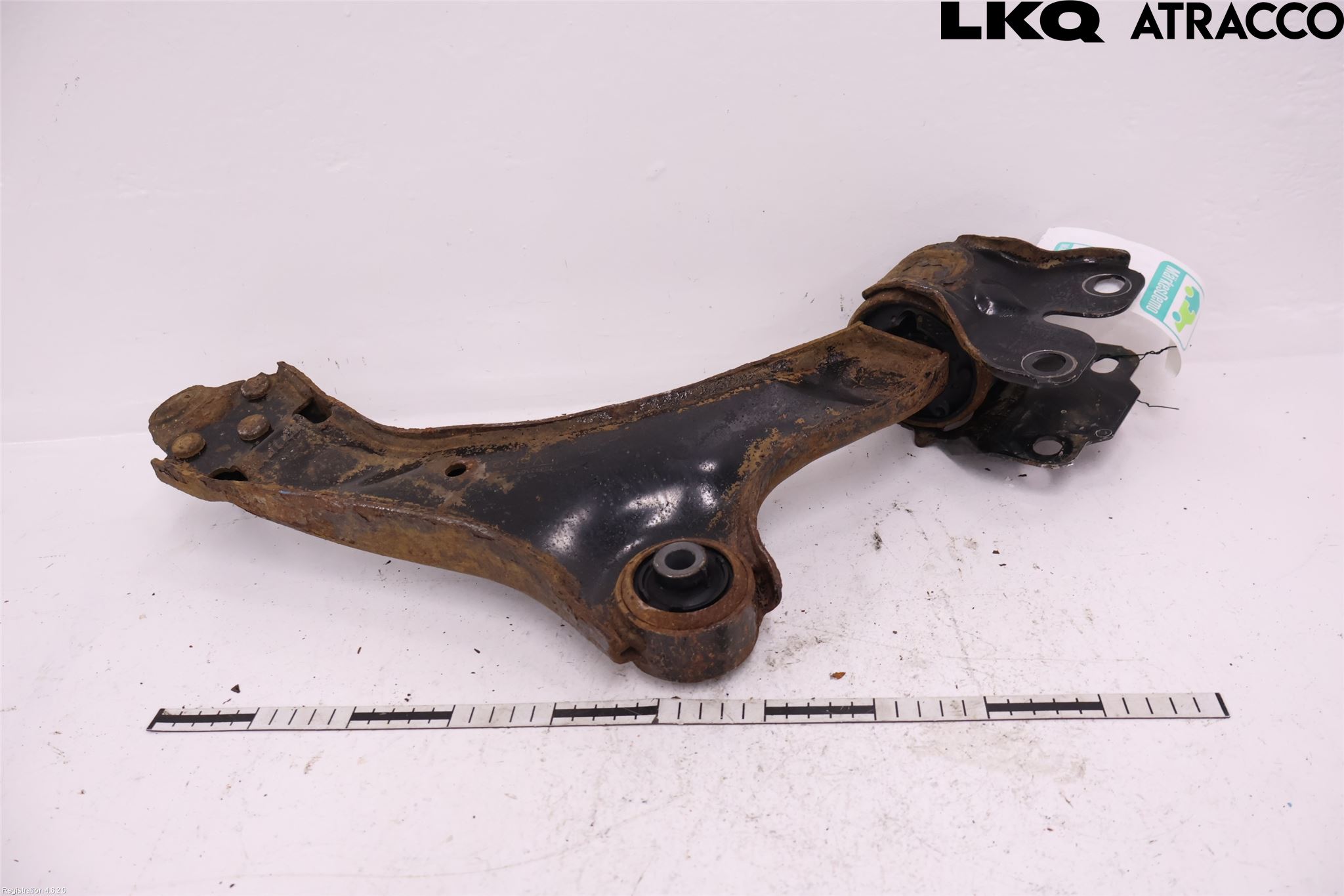 Volvo XC70 08-13 Bärarm Fram Undre Vä