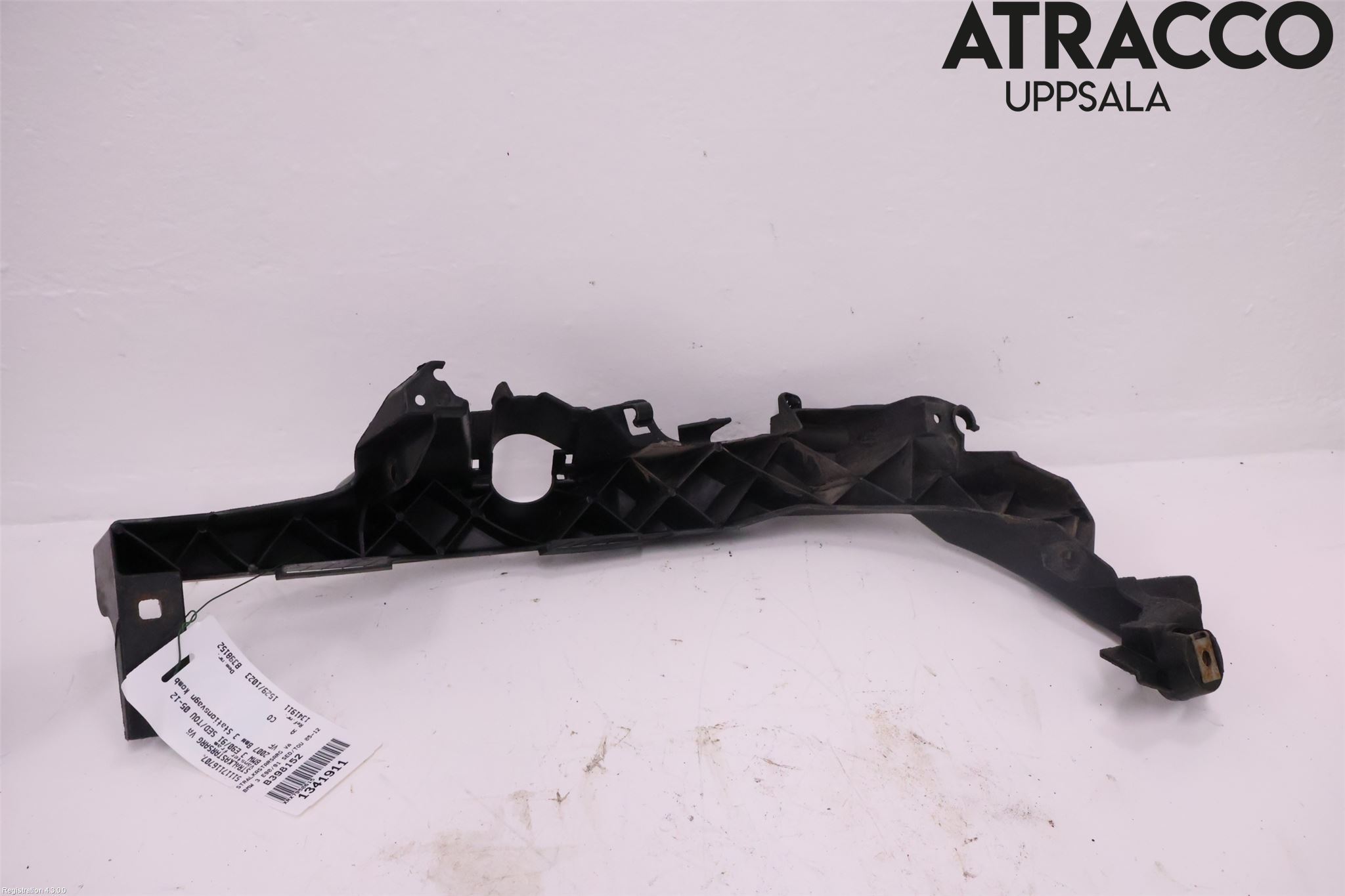 BMW 3 E90/91 SED/TOU 05-12 Strålkastarsarg Vänster