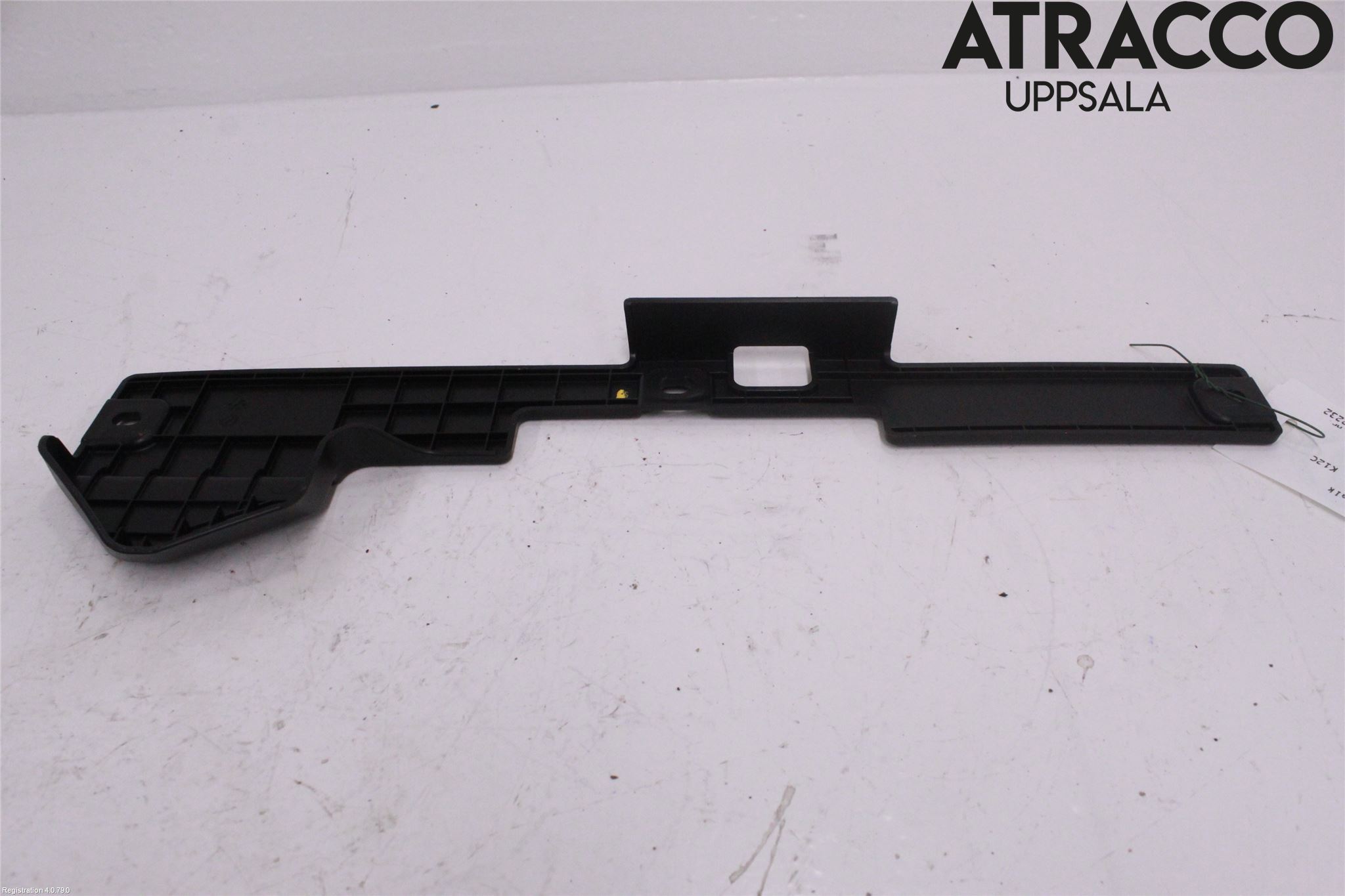 Suzuki SWIFT 17-24 Kylarfäste-Ram-Balk