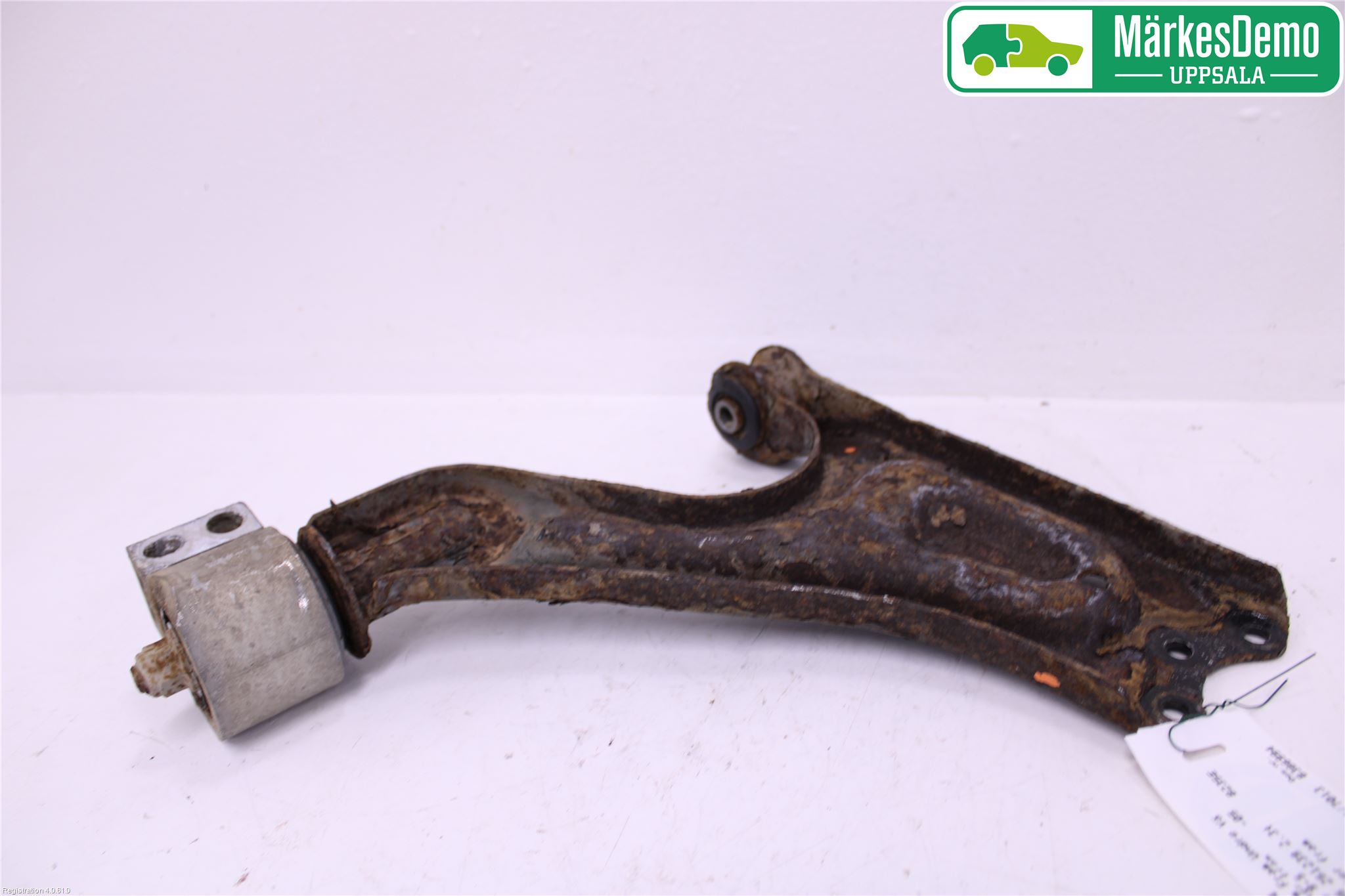 Saab 9-5 -05 Bärarm Fram Undre Vä