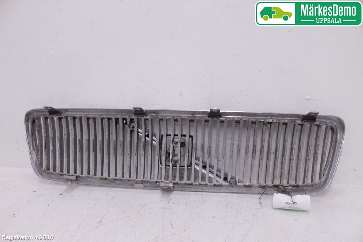 Volvo V70 00-04 Grill-Galler