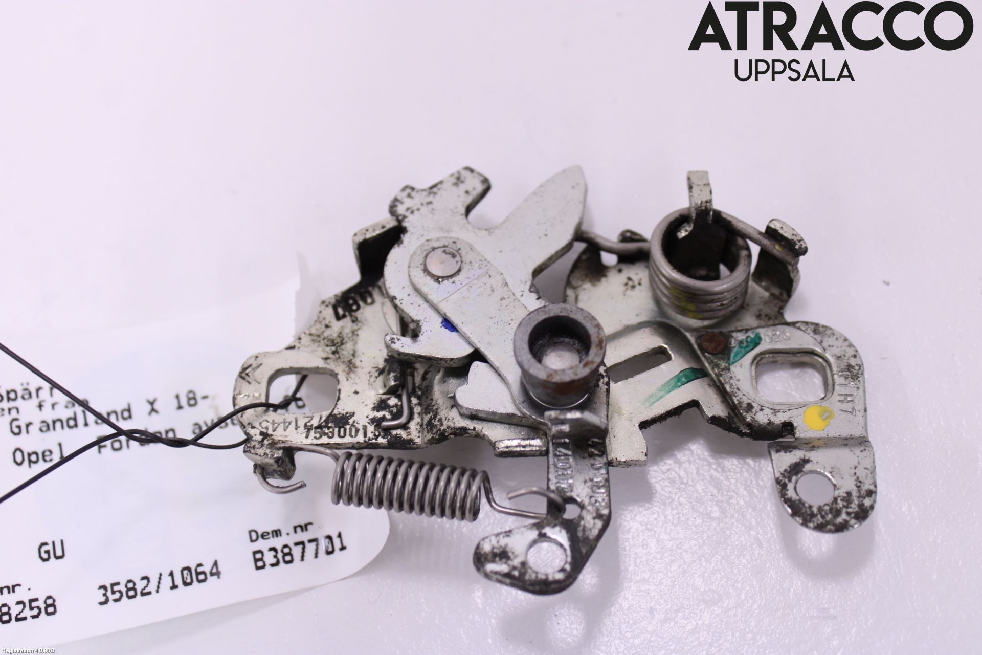 Opel GRANDLAND X 18- Huv Spärr