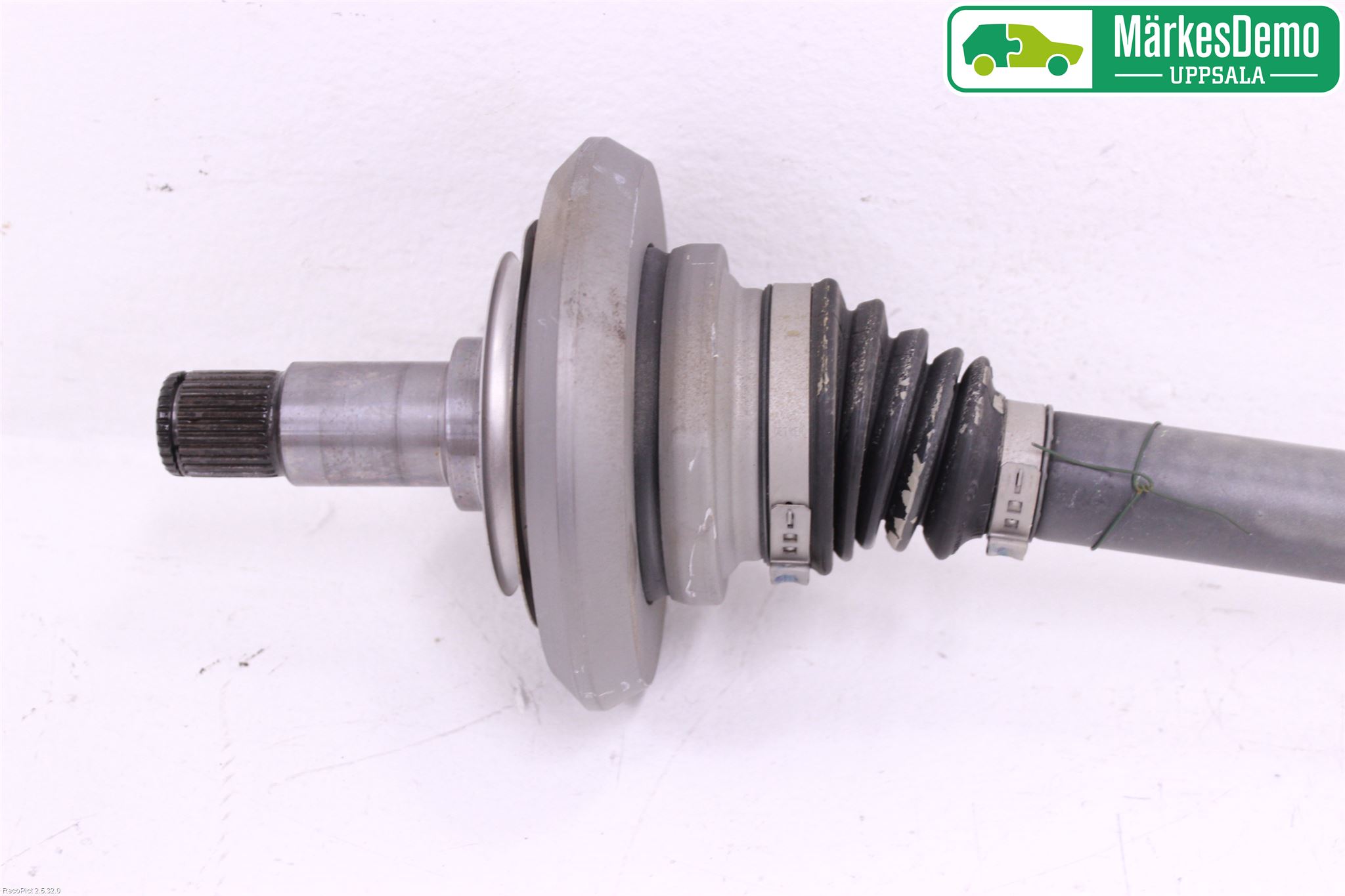 Mercedes-Benz MB C-KLASS (W205) 14-21 Drivaxel Bak Vänster