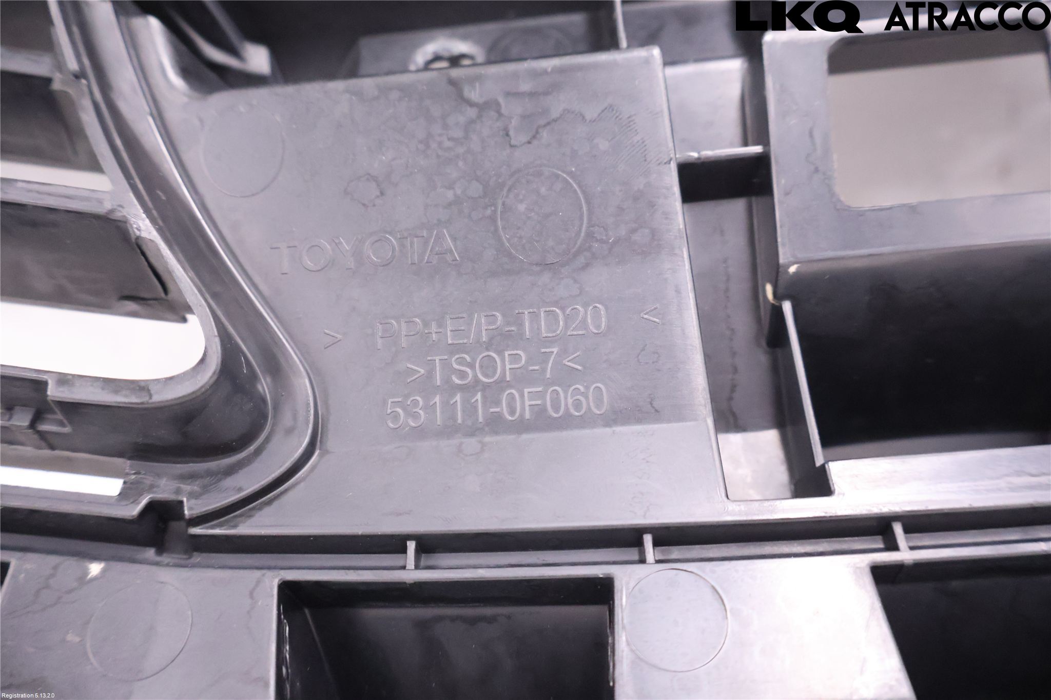 Toyota VERSO 09-18 Grill Komp