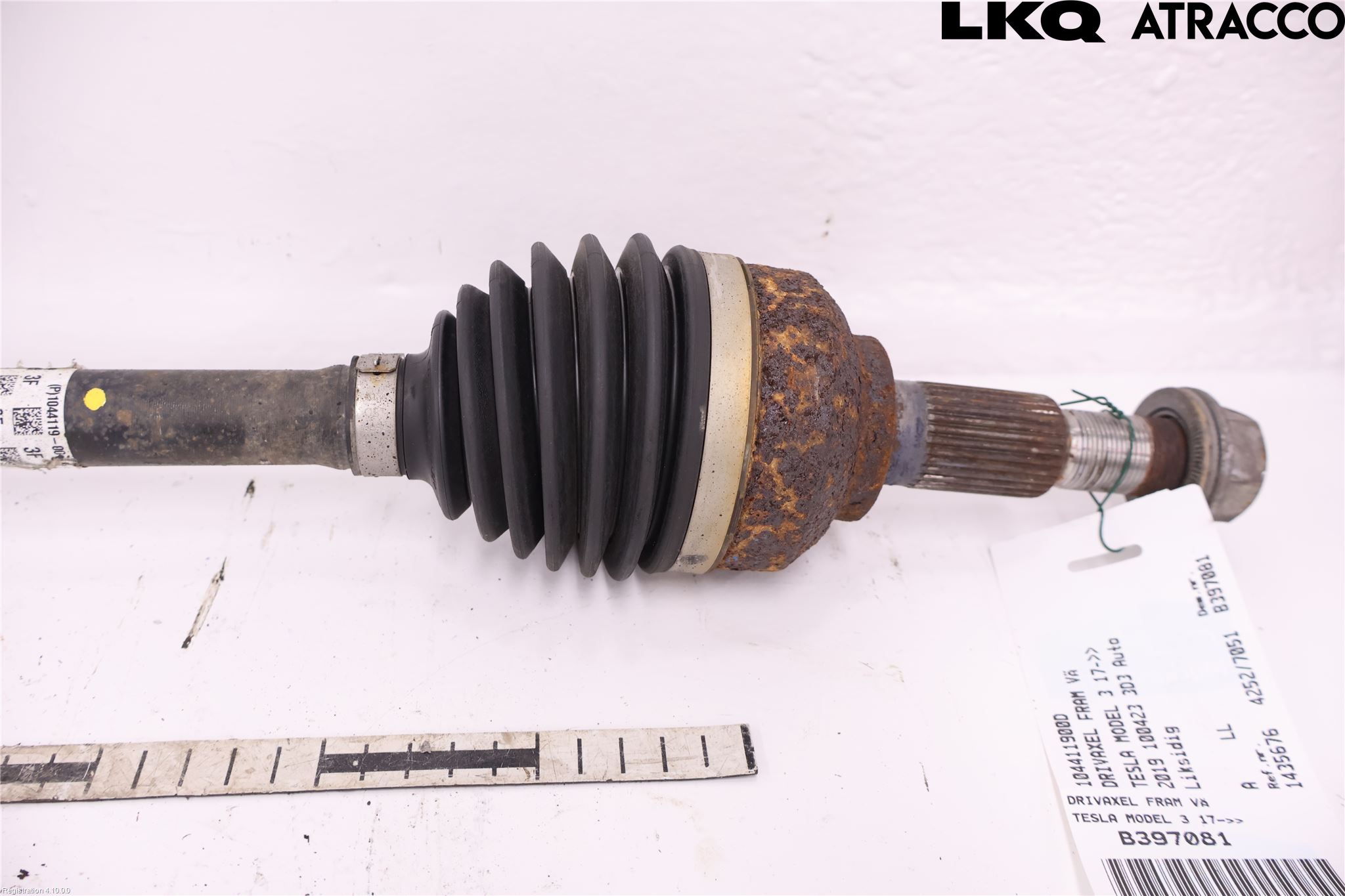 Tesla MODEL 3 17- Drivaxel Fram Vänster