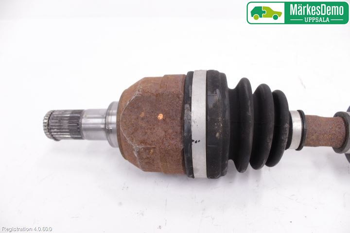 Kia CEED 12-18 Drivaxel Fram Vänster