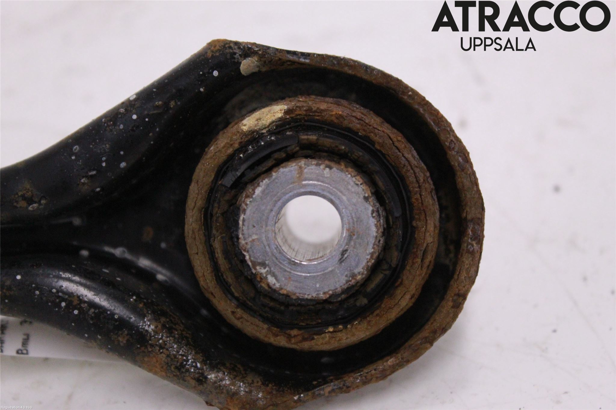 BMW 3 E90/91 SED/TOU 05-12 Bärarm Bak Övre Höger