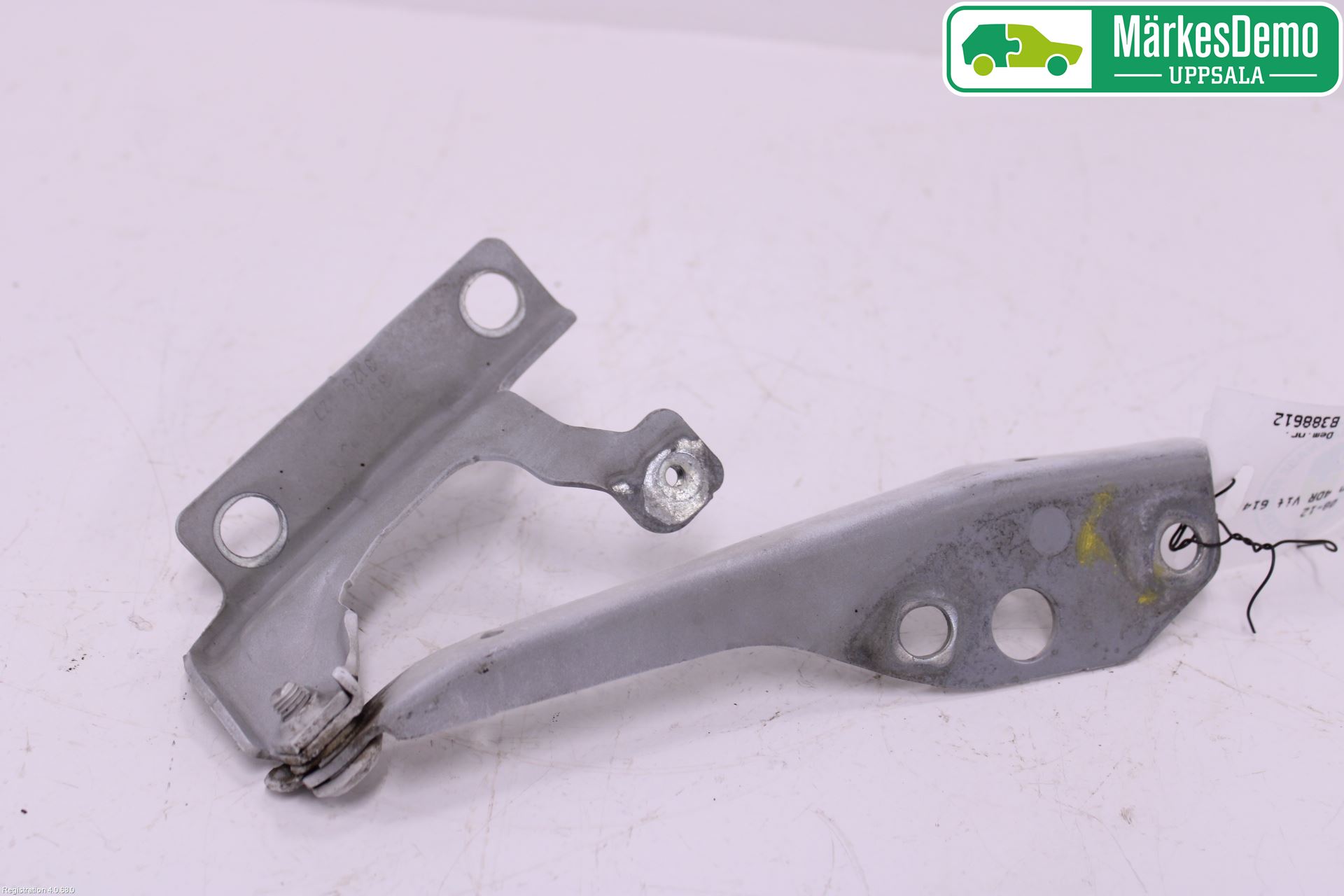 Volvo S40 08-12 Huvgångjärn