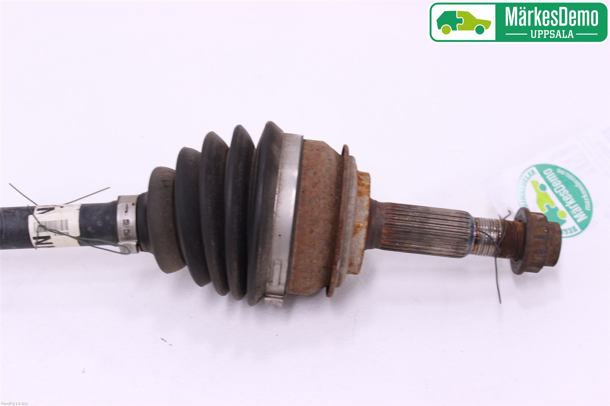 Toyota YARIS XP130 12-14 Drivaxel Fram Höger