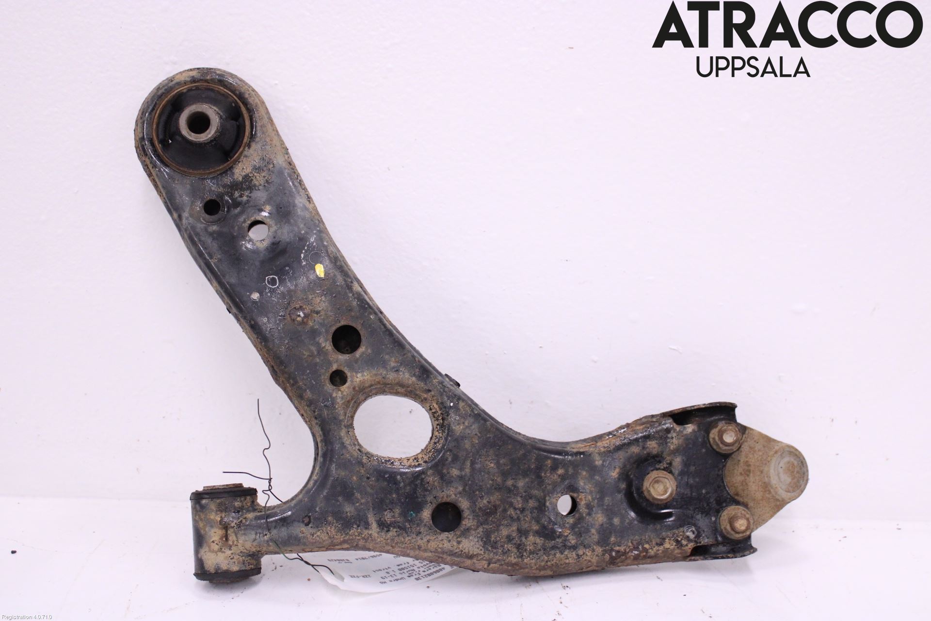 Toyota AURIS 13-19 Bärarm Fram Undre Hö