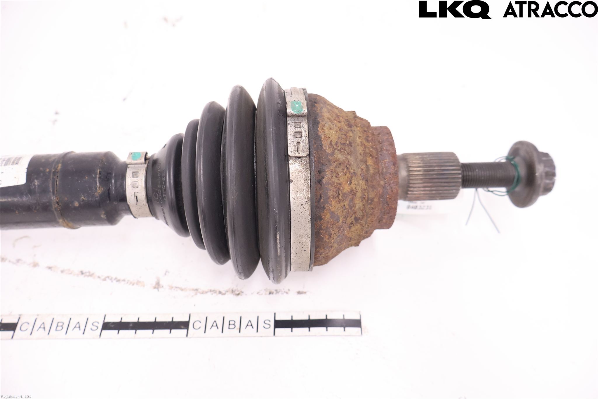 Volkswagen VW PASSAT 11-14 Drivaxel Fram Höger