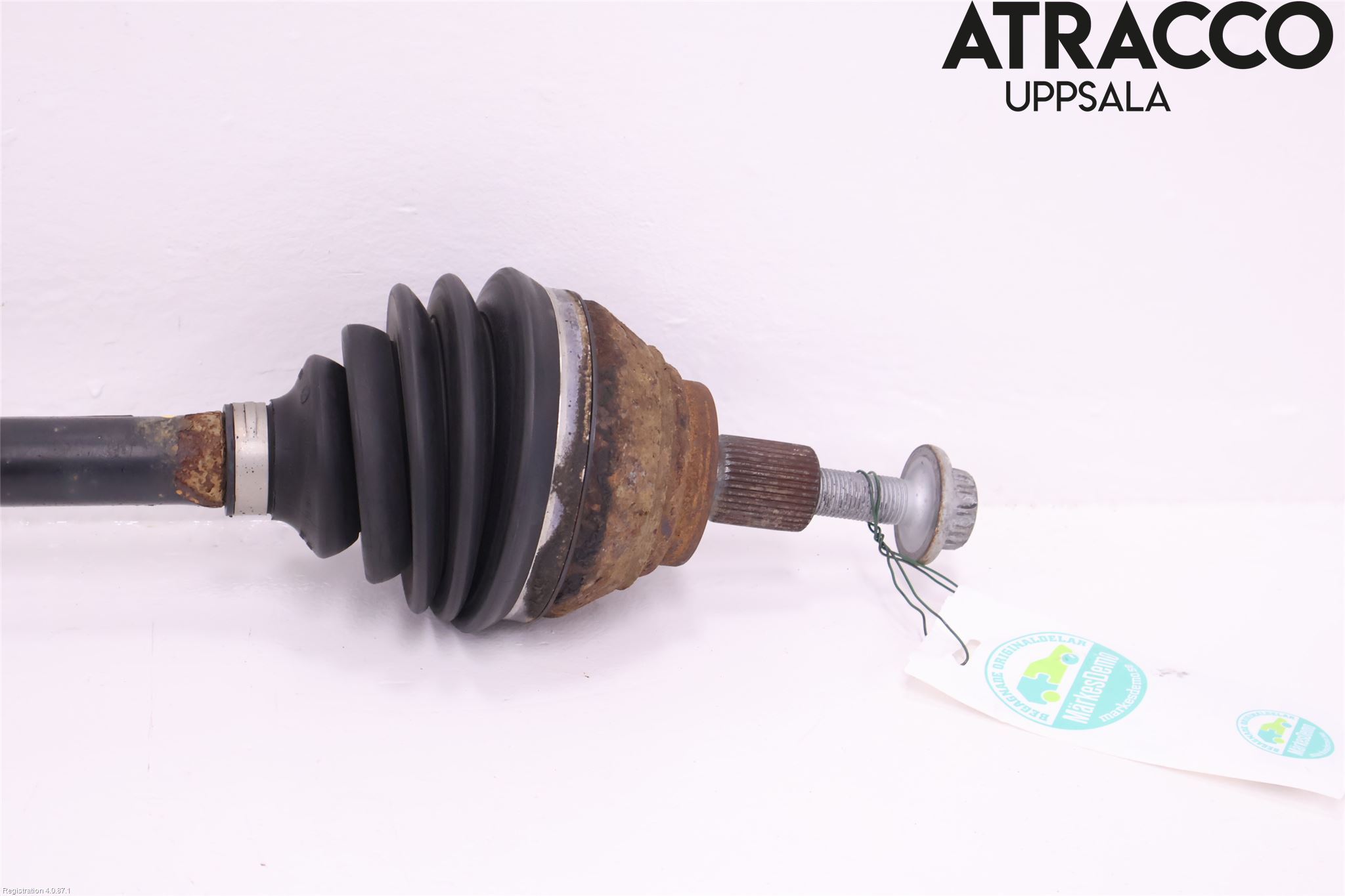 Volkswagen VW CADDY 11-15 Drivaxel Fram Vänster
