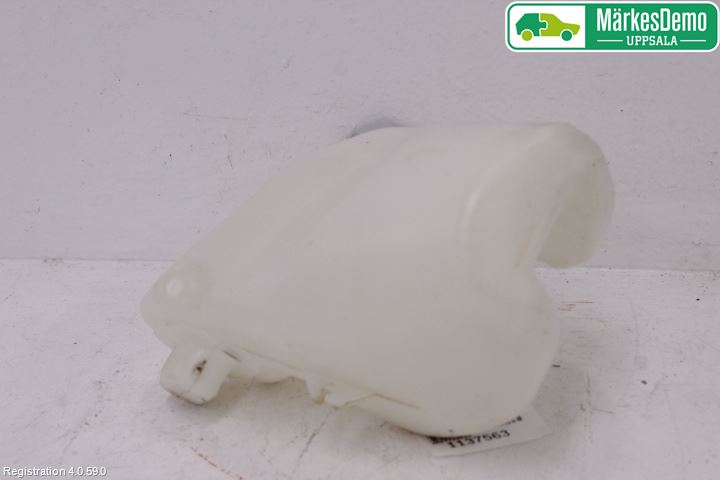 Peugeot 2008 13-20 Spolartank Vindruta
