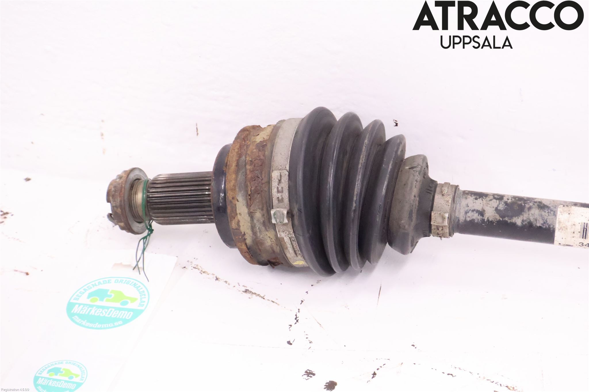 BMW X3 E83     03-10 Drivaxel Fram Höger