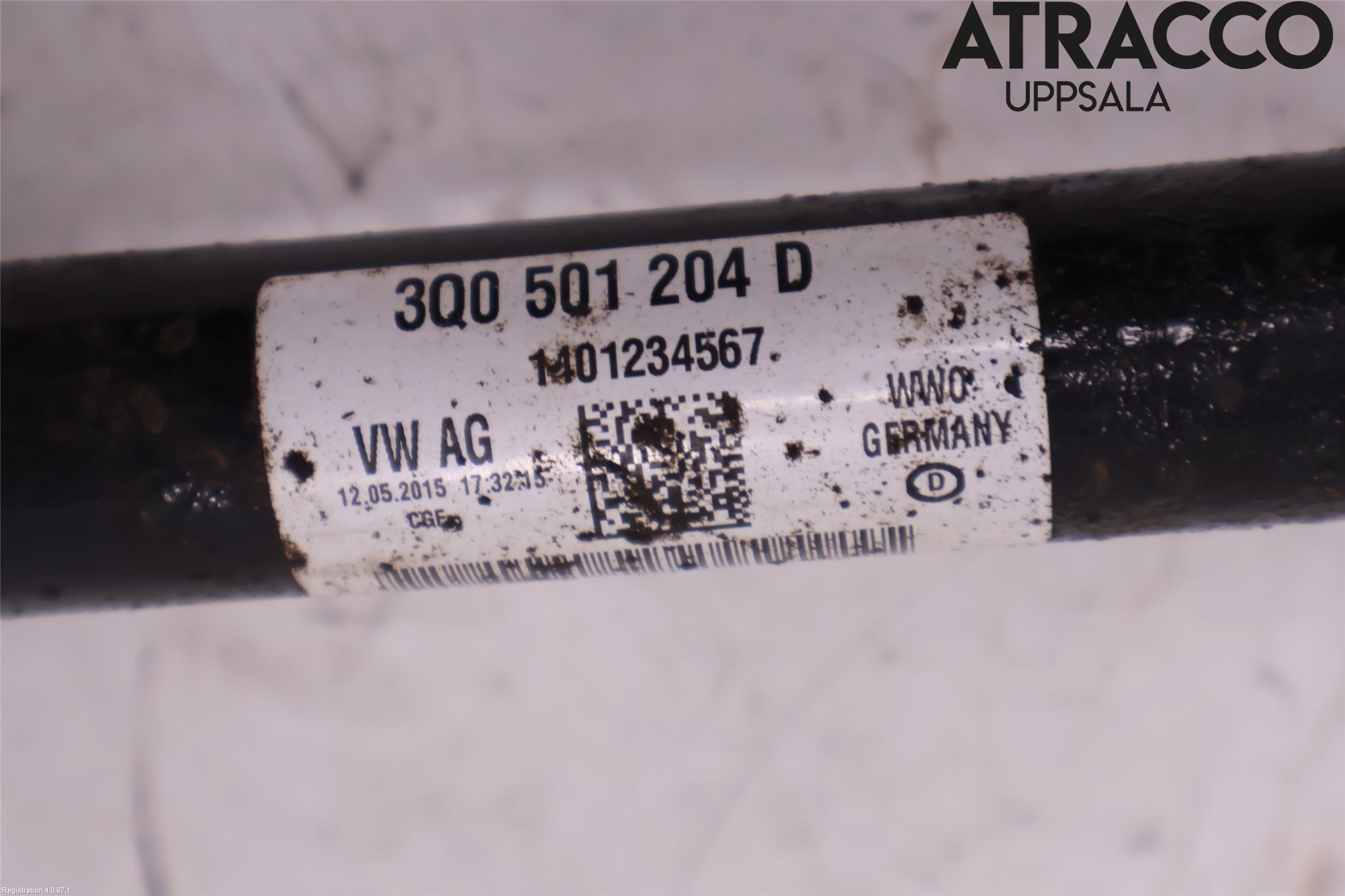 Volkswagen VW PASSAT 15-19 Drivaxel Bak Höger