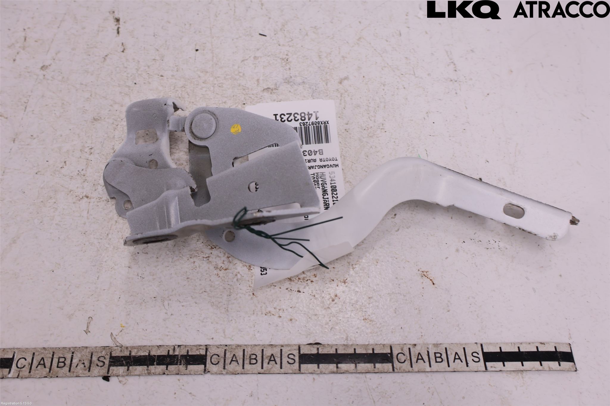 Toyota AURIS 13-19 Huvgångjärn