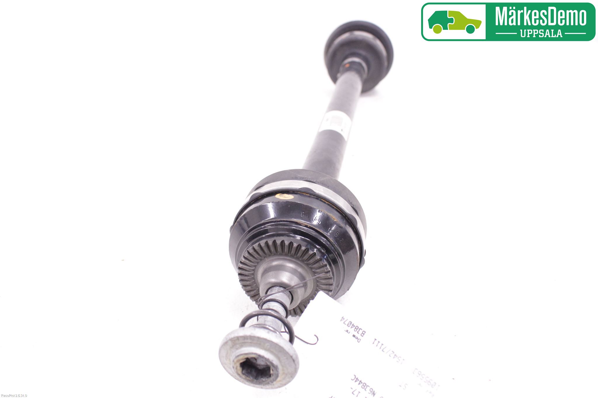 BMW 5 G30/G31/F90 17-23 Drivaxel Bak Vänster