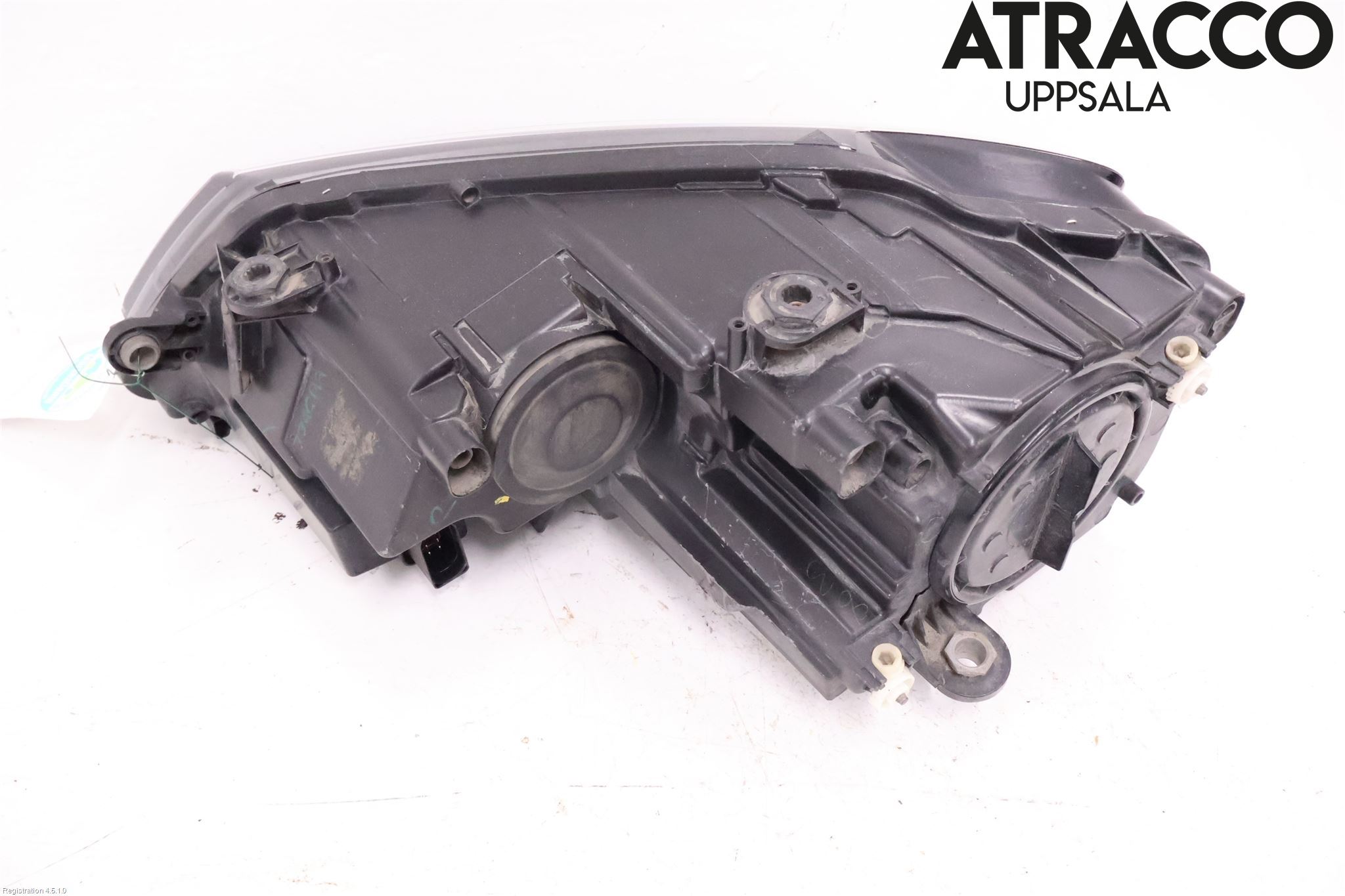 Volkswagen VW JETTA VI 11- Strålkastare Höger