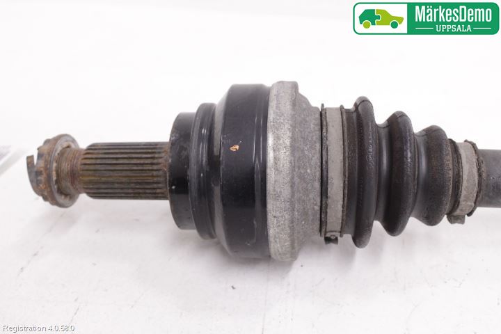 BMW 6 F12/F13 10-18 Drivaxel Bak Höger