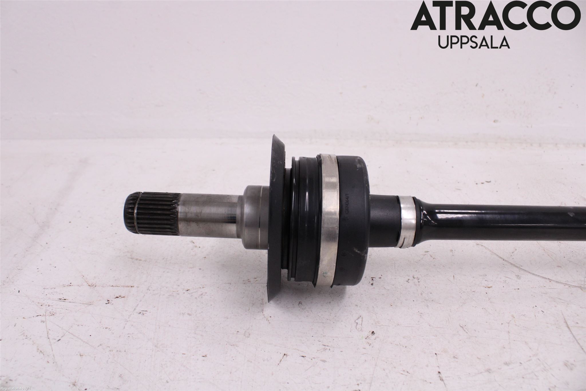 BMW 5 G30/G31/F90 17-23 Drivaxel Bak Höger