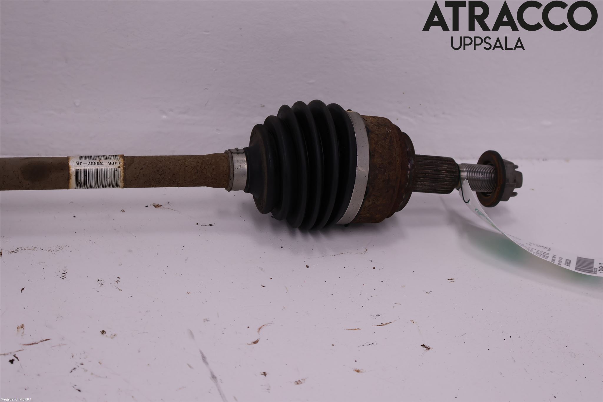 Ford FOCUS 15-18 Drivaxel Fram Vänster