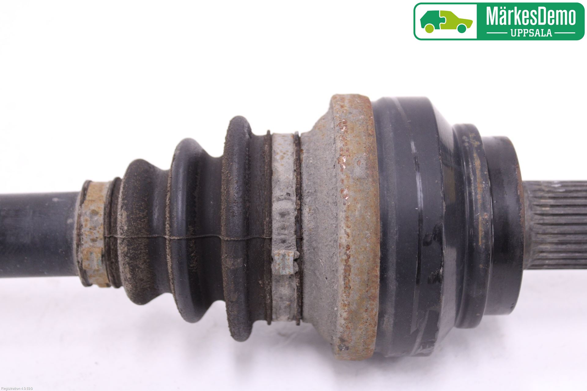 BMW 5 F10/F11/F18 09-17 Drivaxel Bak Höger