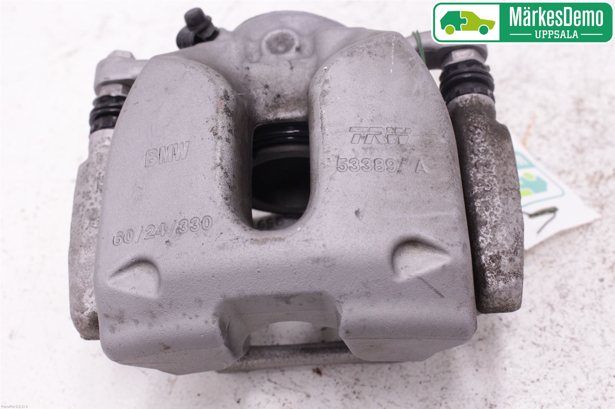 BMW 5 G30/G31/F90 17-23 Bromsok Fram Vänster