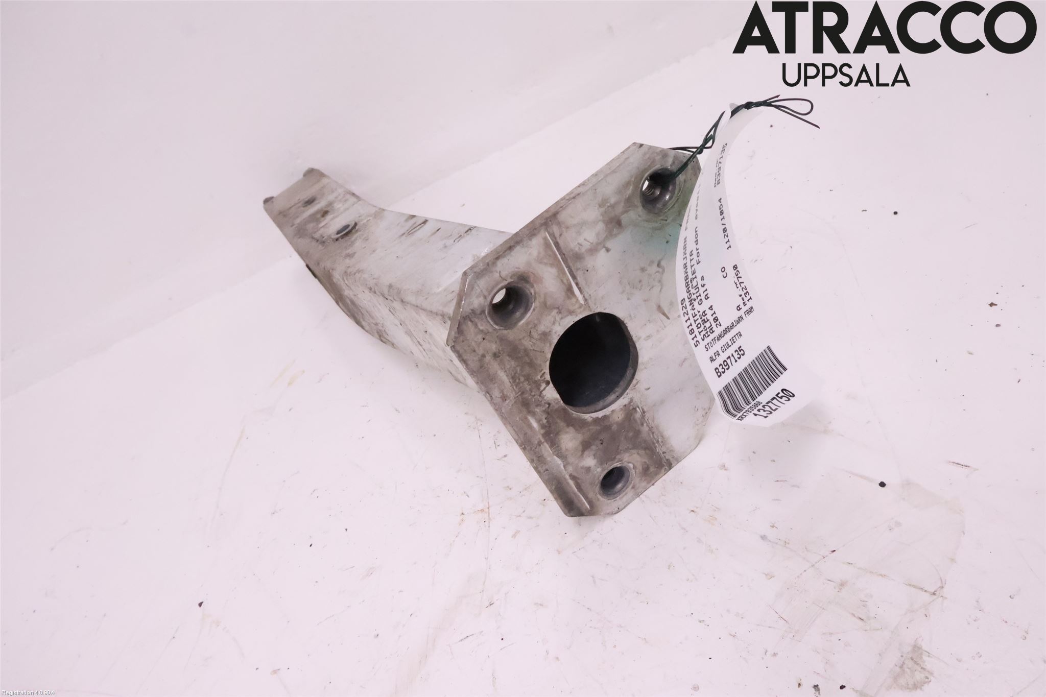 Alfa GIULIETTA Stötfångarbärjärn Fram