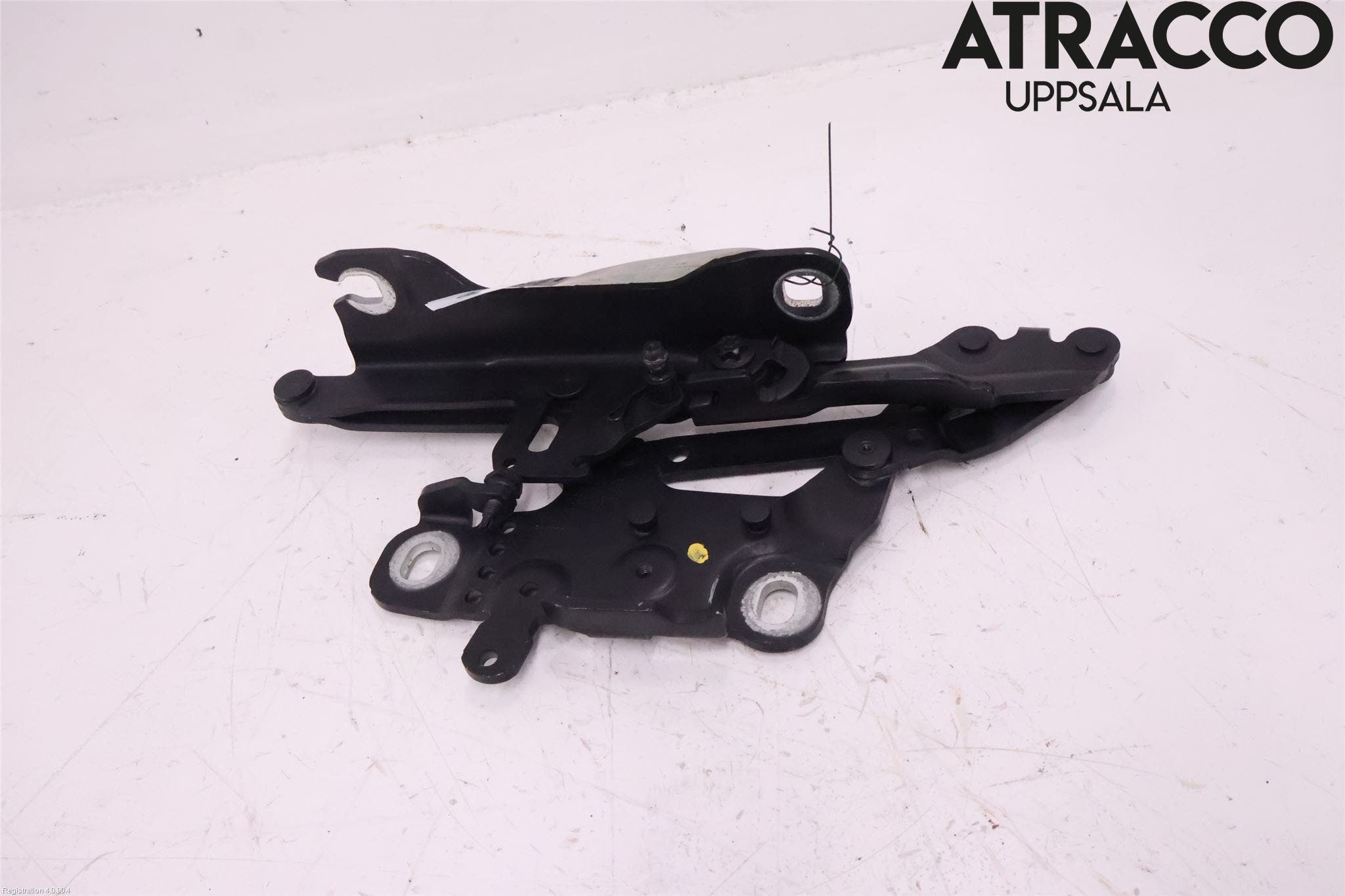 BMW 1 F20/F21 11-19 Huvgångjärn