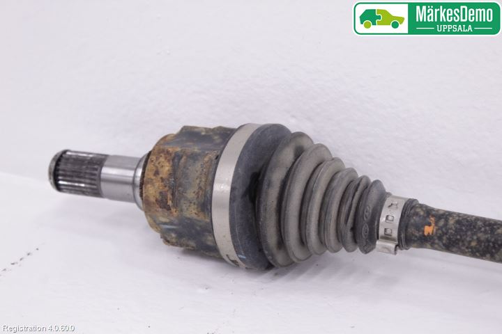 Kia SPORTAGE (SL) 11-15 Drivaxel Bak Höger