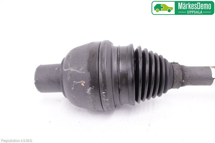 Mercedes-Benz MB GLA-KLASS (X156) 13-20 Drivaxel Fram Höger