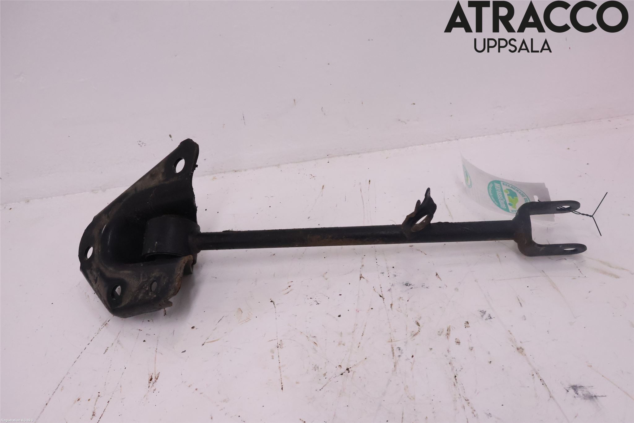 Dacia DUSTER 18-24 Bärarm Bak Vänster