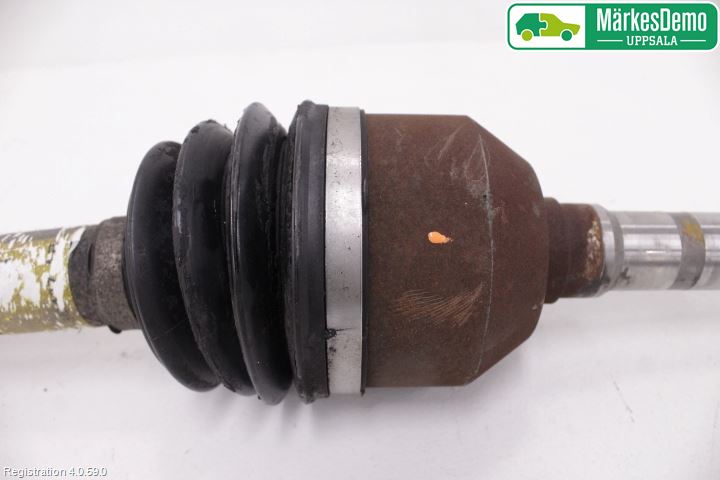 Saab 9-3 VER 2 Drivaxel Fram Höger