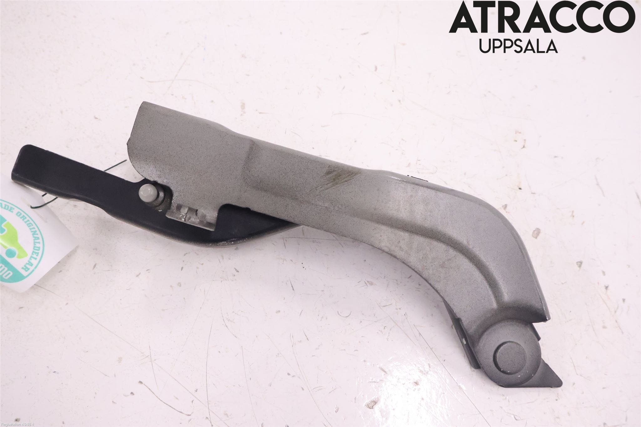 Hyundai SANTA FE 13-18 Huvgångjärn