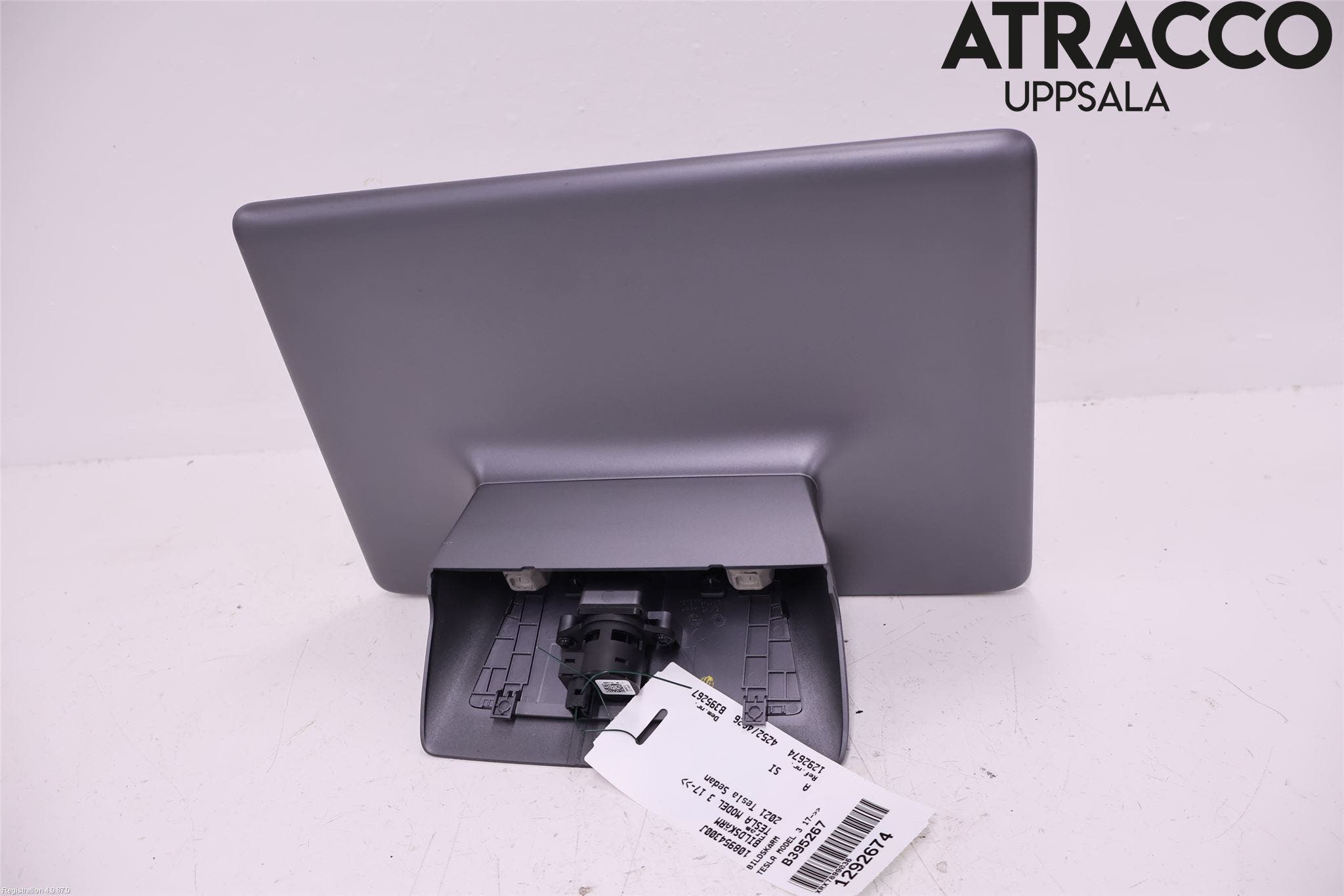 Tesla MODEL 3 17- Bildskärm