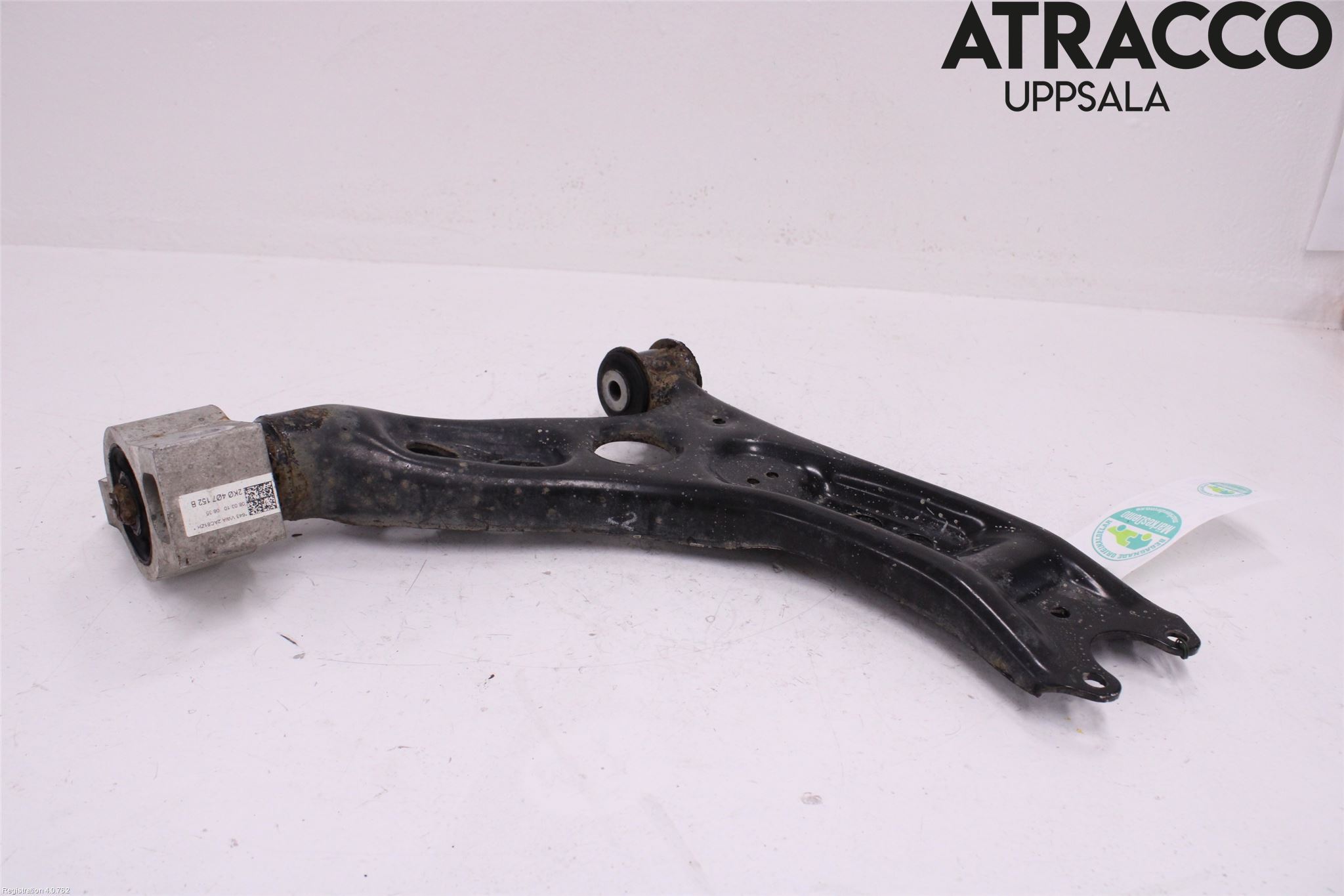 Volkswagen VW CADDY      04-10 Bärarm Fram Undre Hö