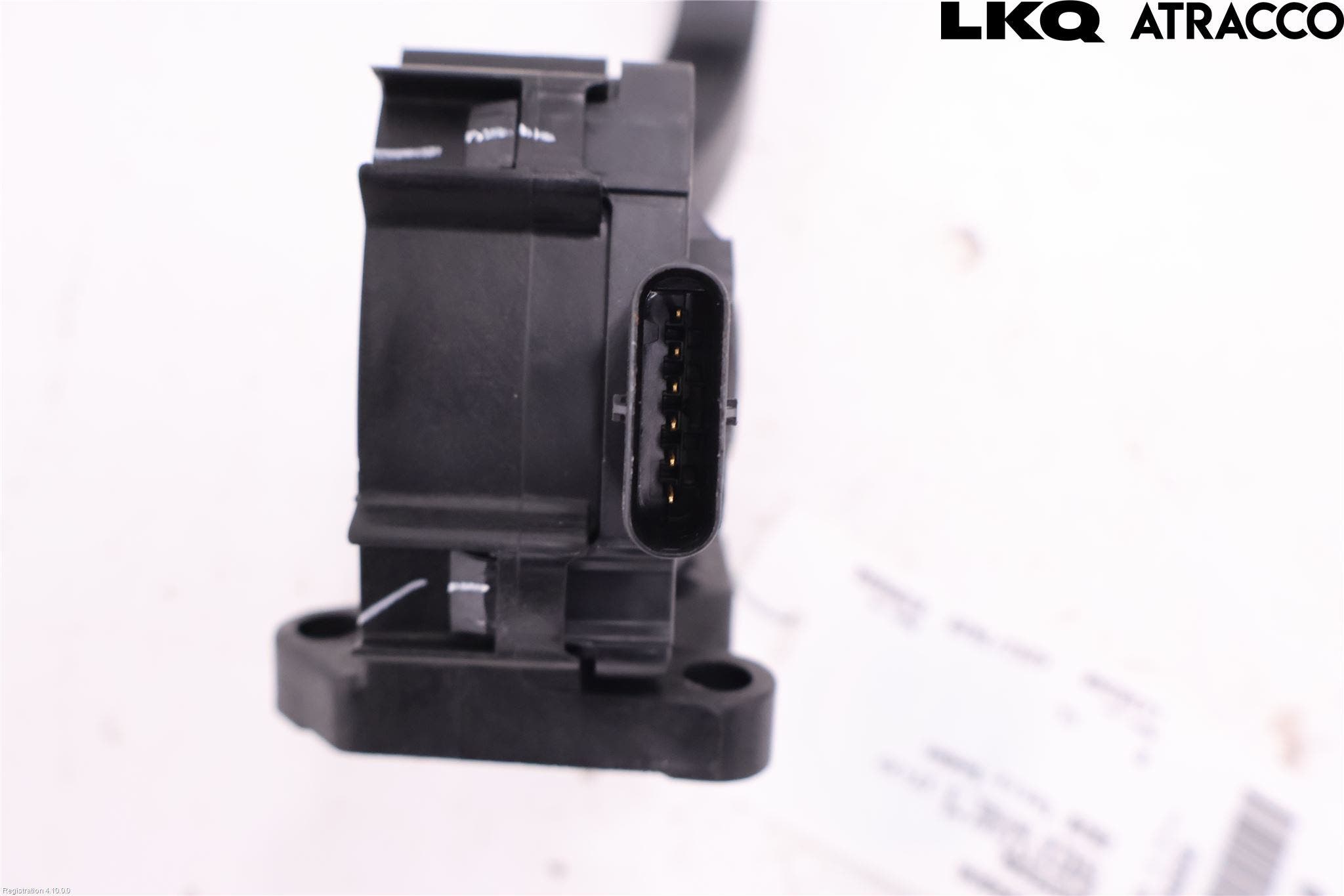 Tesla MODEL 3 17- Gaspedal