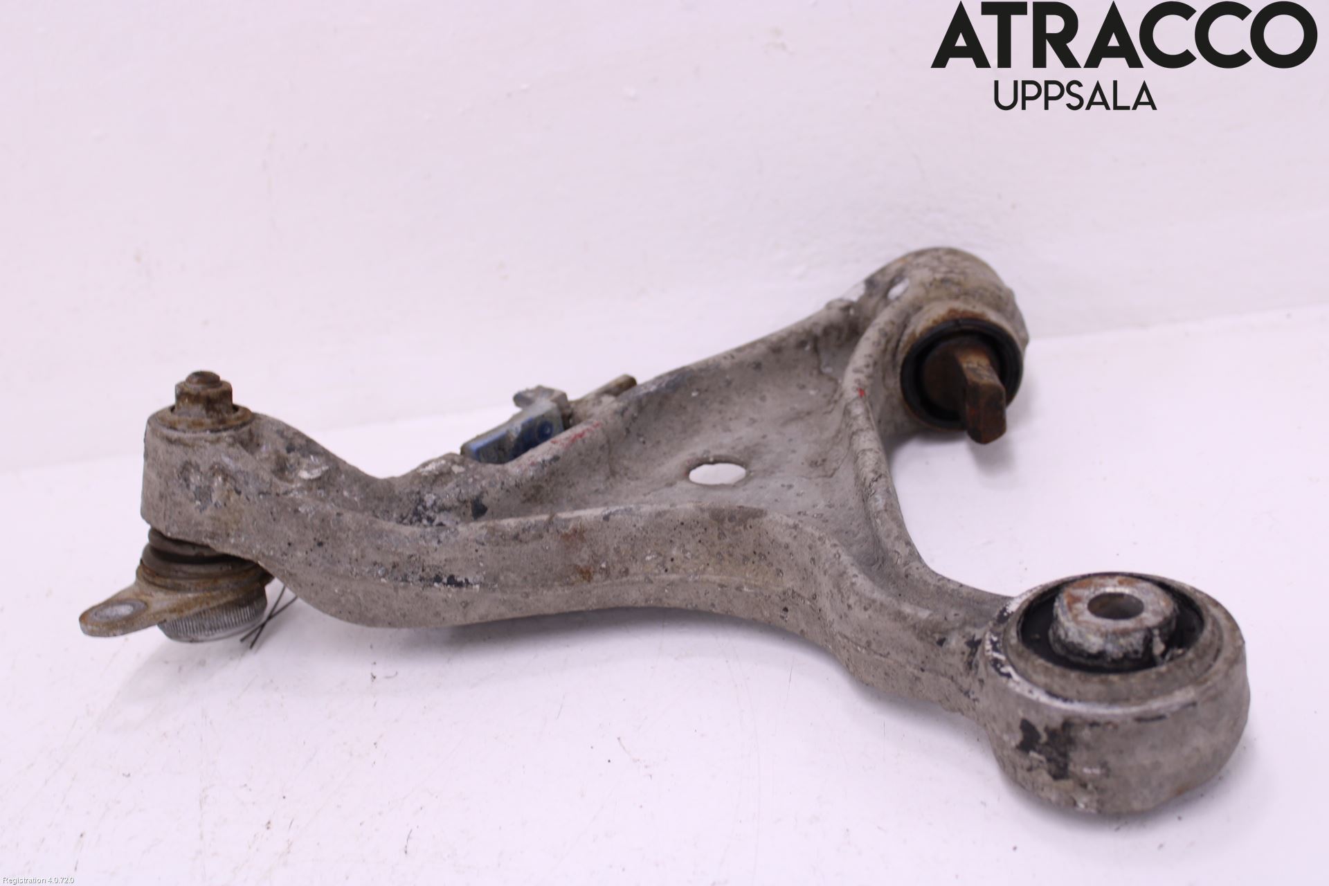 Volvo V70 00-04 Bärarm Fram Undre Vä