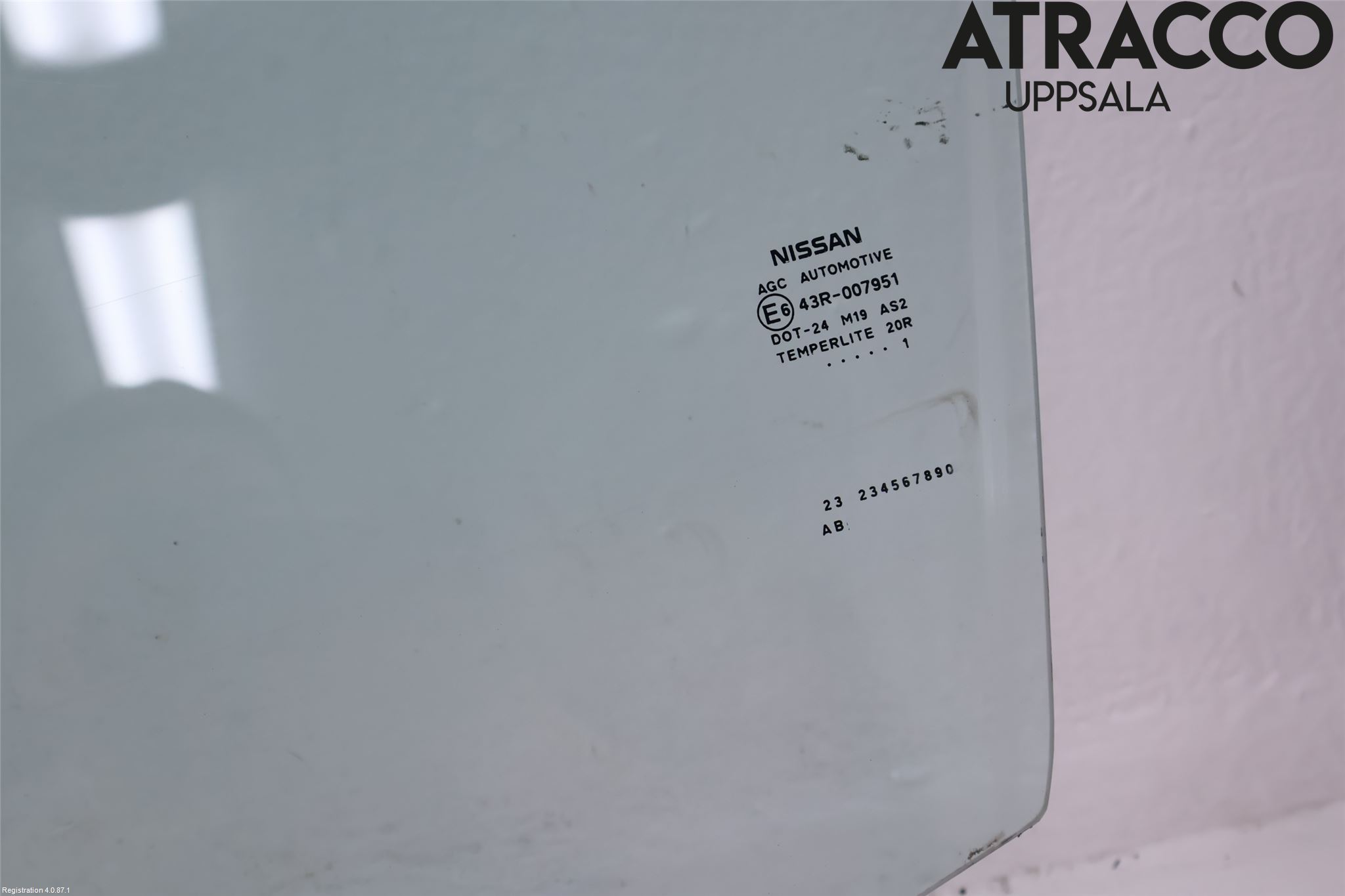 Nissan JUKE 10-14 Dörruta Fram Vänster