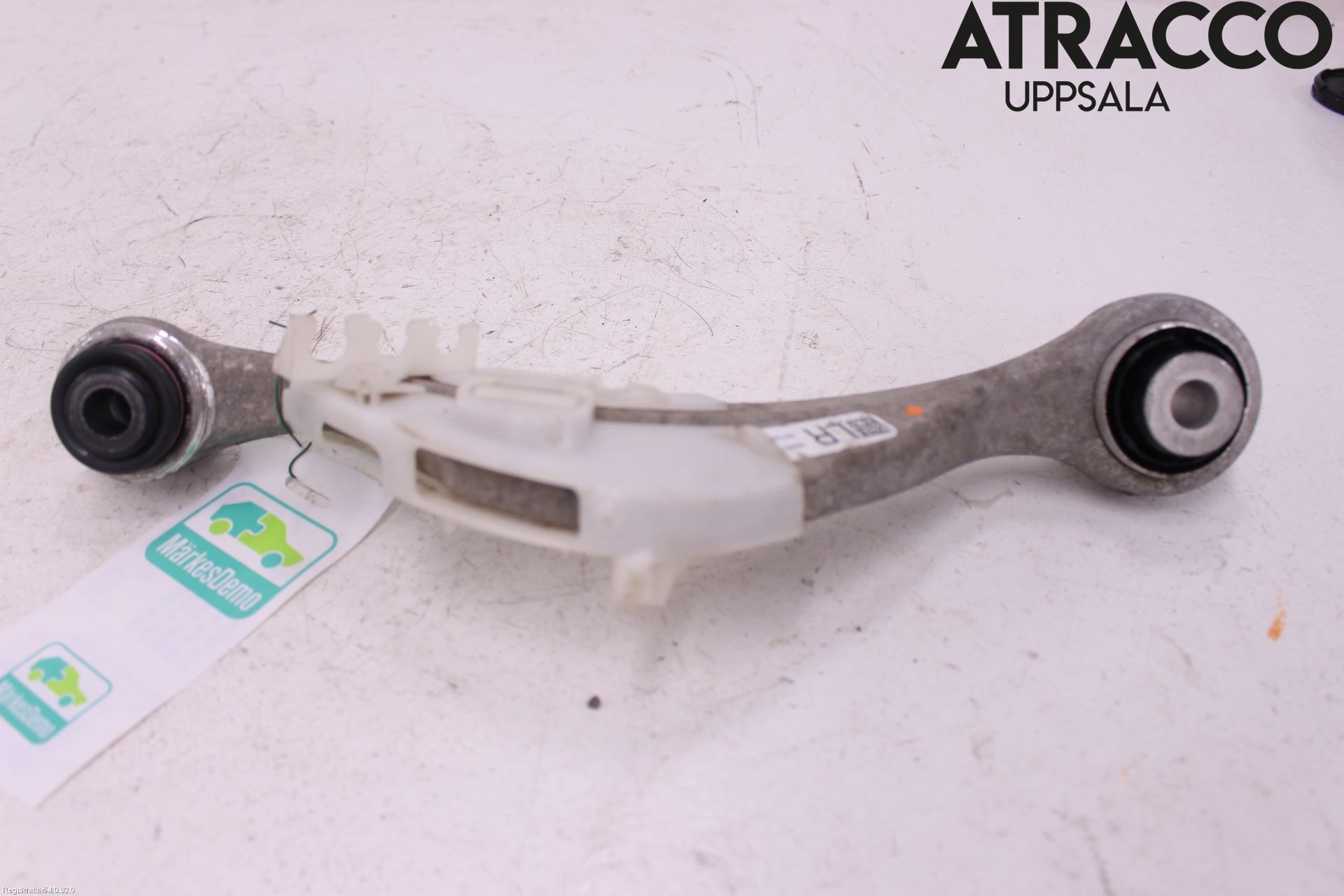 BMW 5 G30/G31/F90 17-23 Bärarm Bak Övre Höger