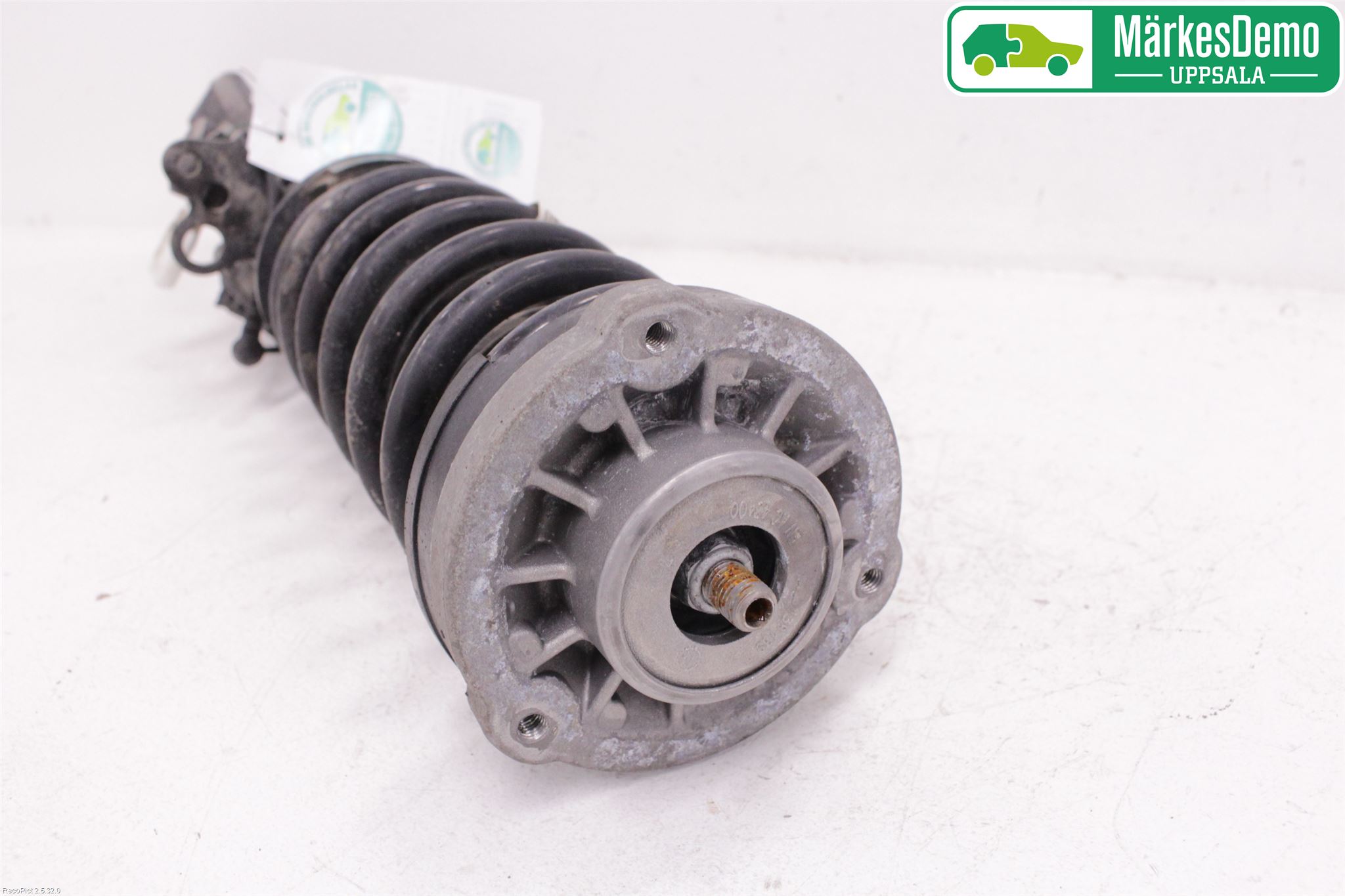 BMW 5 F10/F11/F18 09-17 Fjäderben Fram Vänster