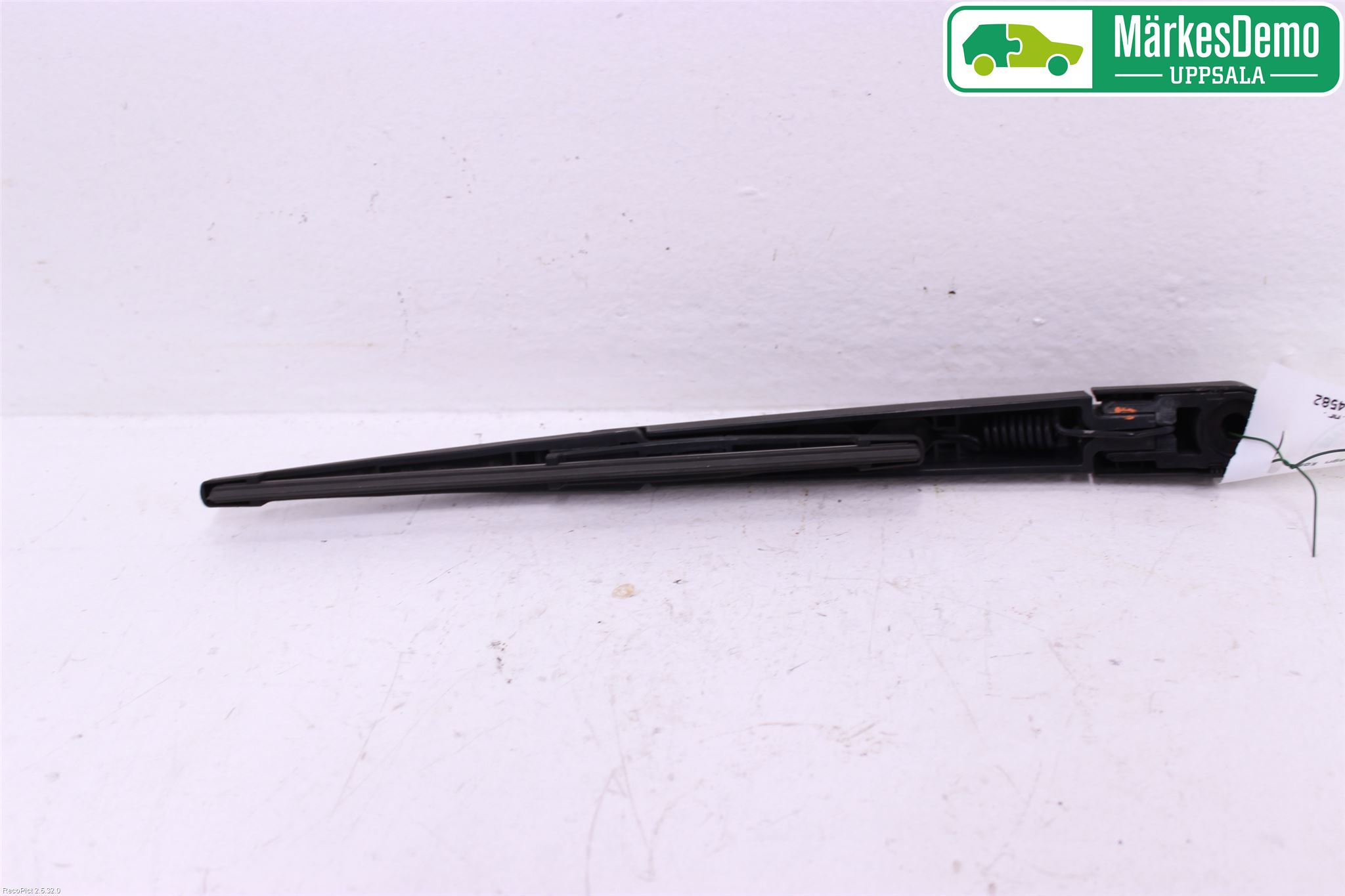 Opel INSIGNIA 17- Torkararm-Bakruta