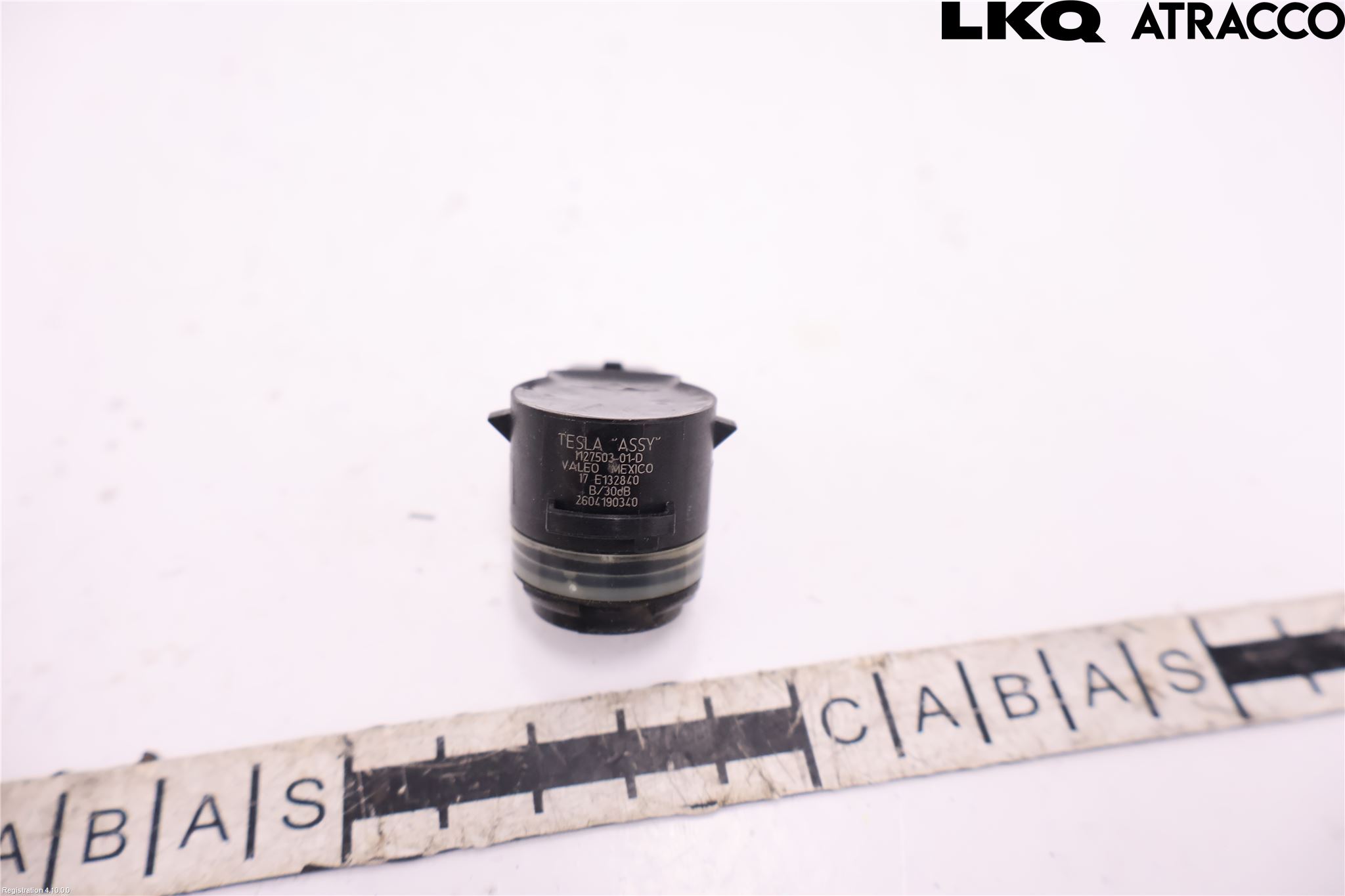 Tesla MODEL 3 17- Parkeringshjälp Backsensor