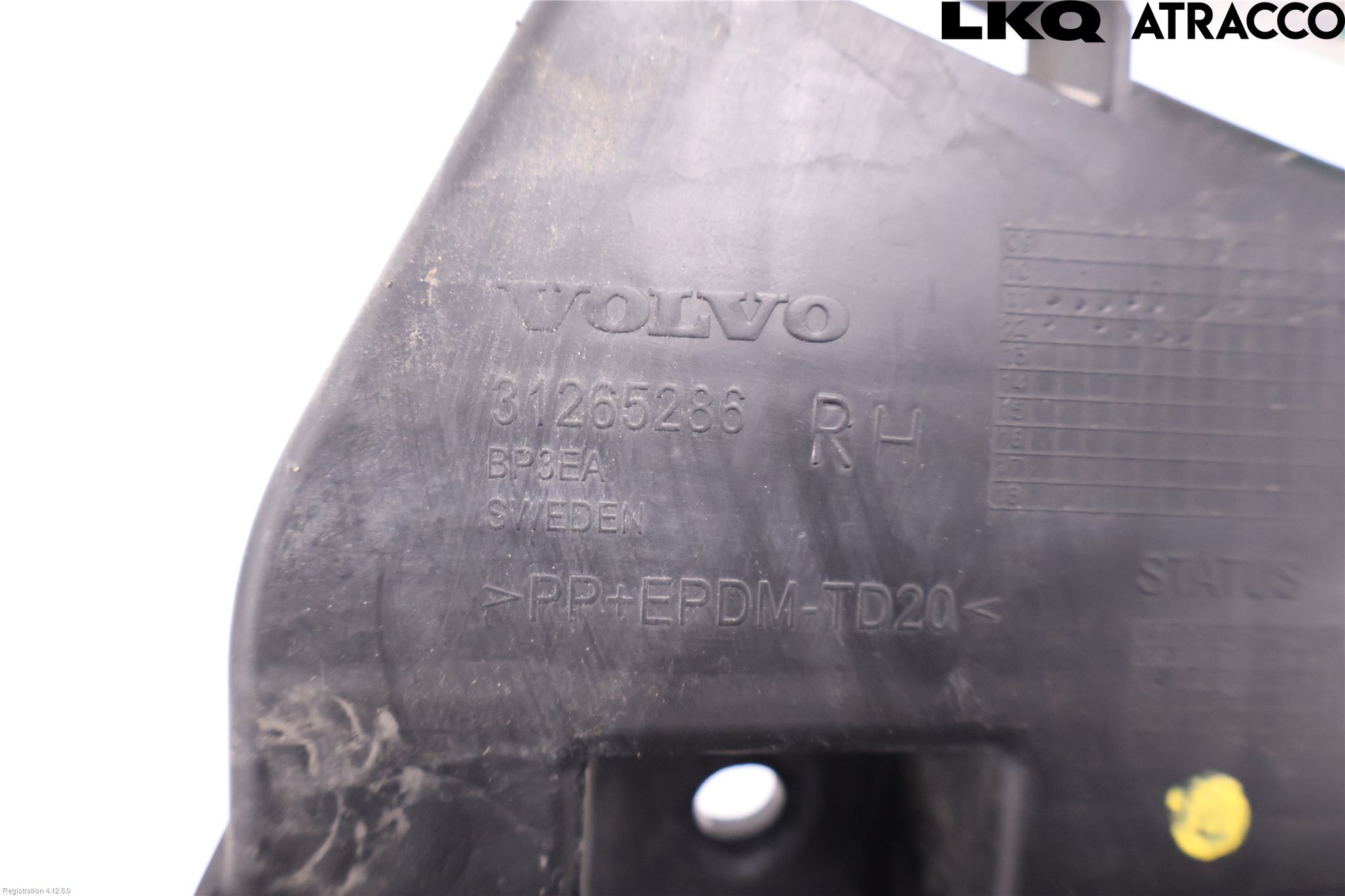 Volvo V60 11-13 Stötfångarfäste Bak Hö