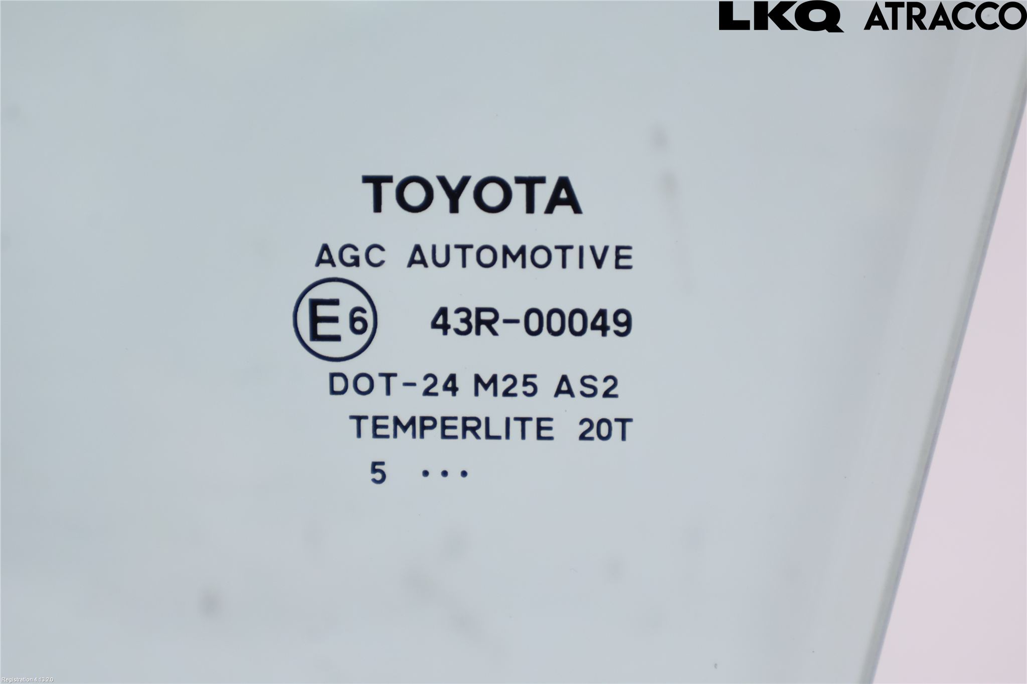 Toyota AURIS 13-19 Dörruta Fram Vänster