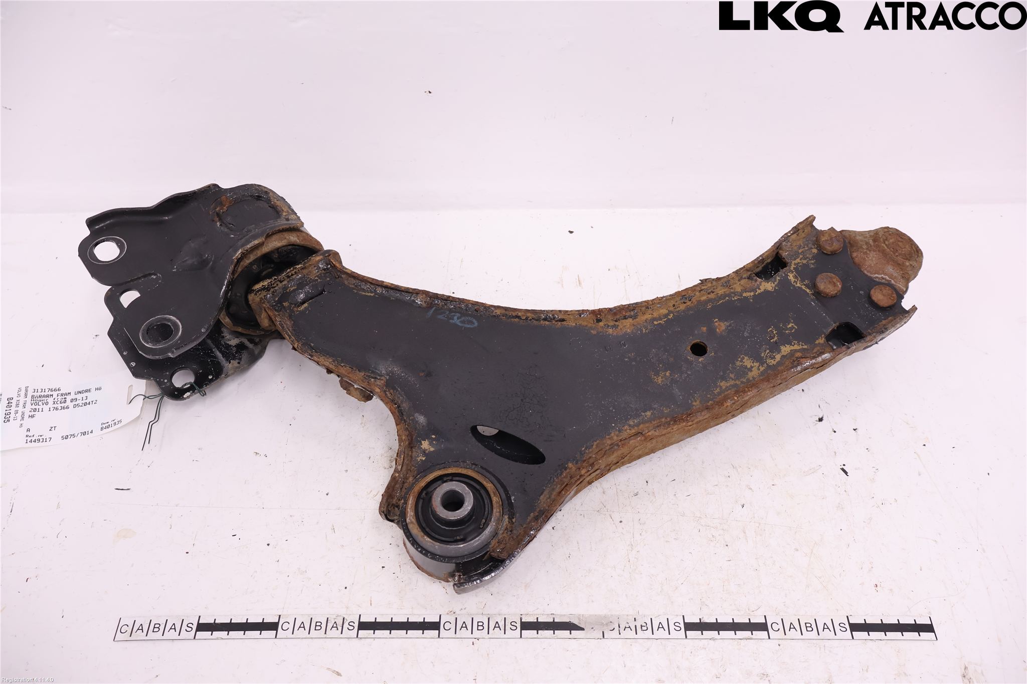 Volvo XC60 09-13 Bärarm Fram Undre Hö
