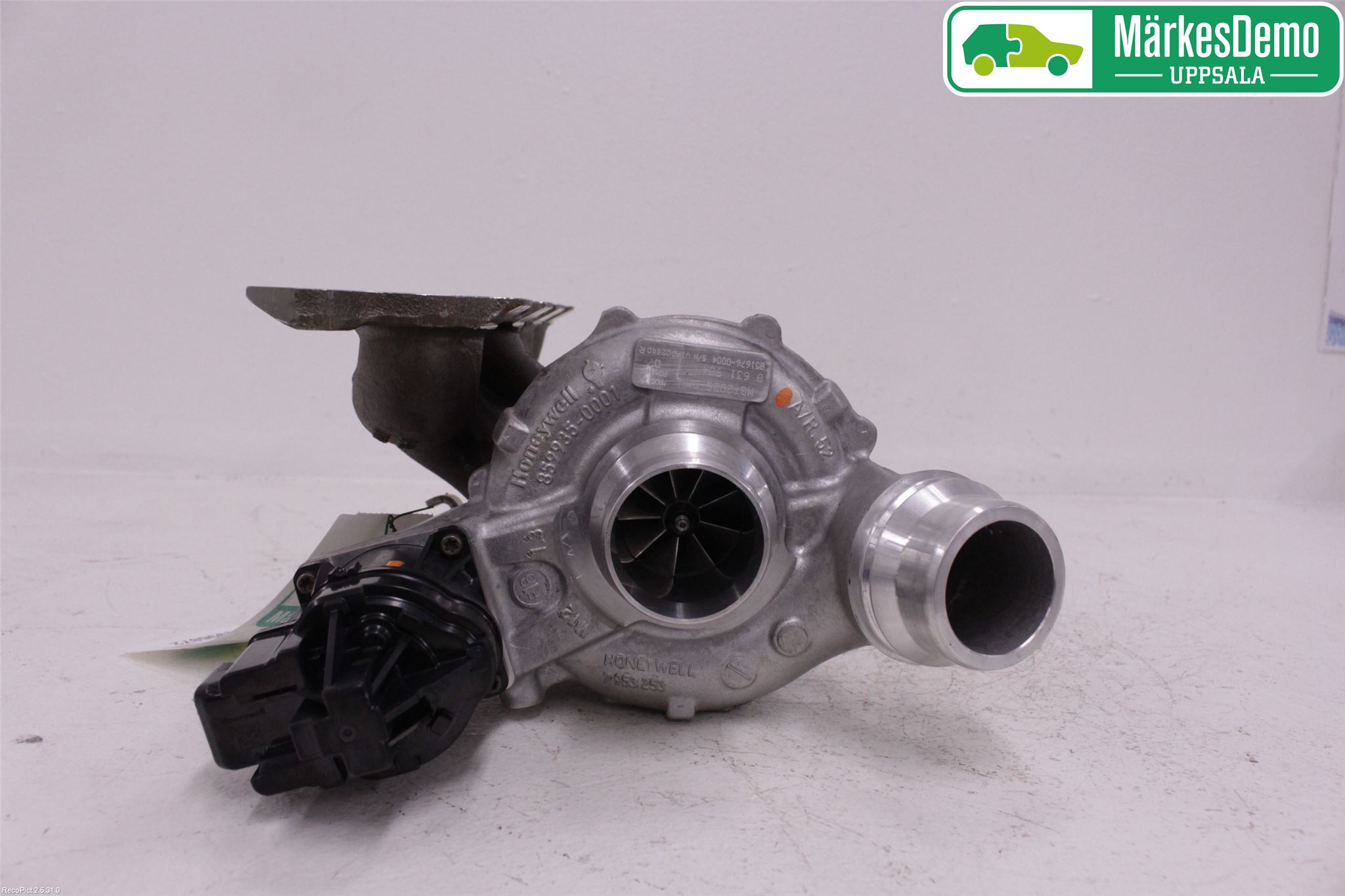 BMW 5 G30/G31/F90 17-23 Turboaggregat