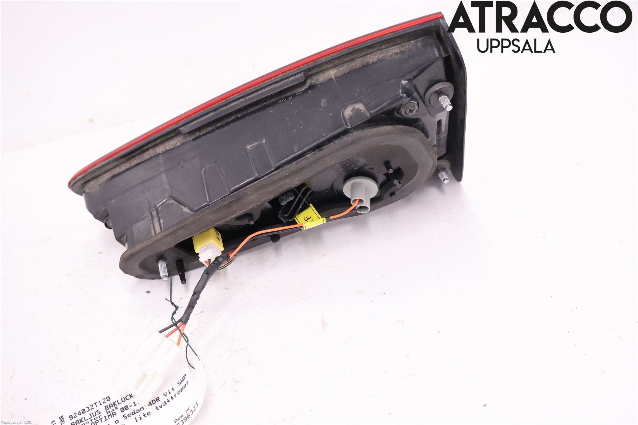 Kia OPTIMA 00-15 Bakljus Lucka Vä